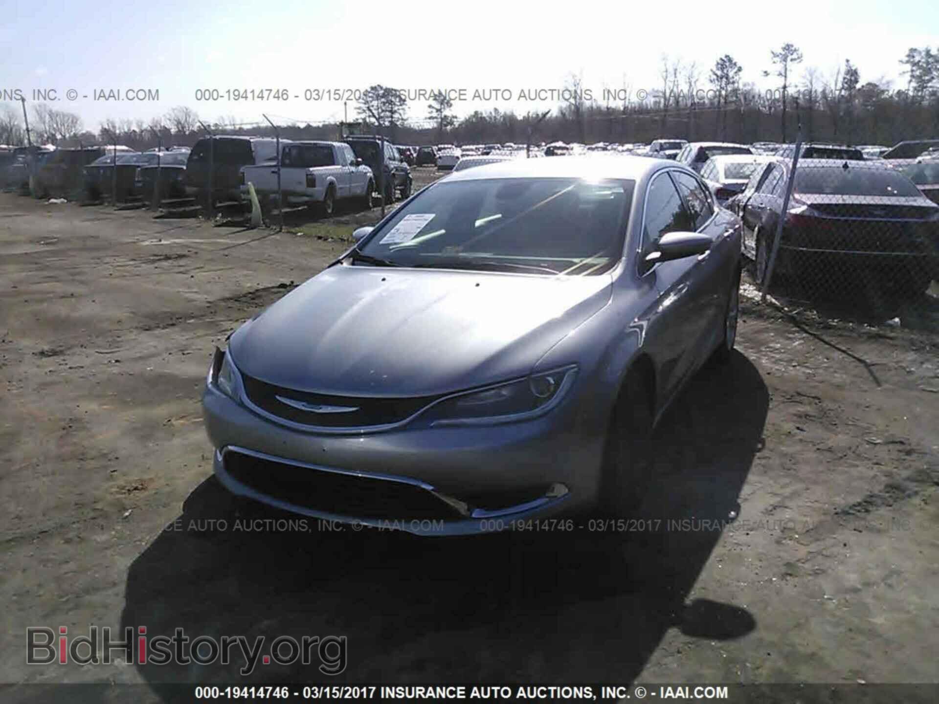 2015 Chrysler 200 - VIN: 1C3CCCAB3FN577384 - Photo 2