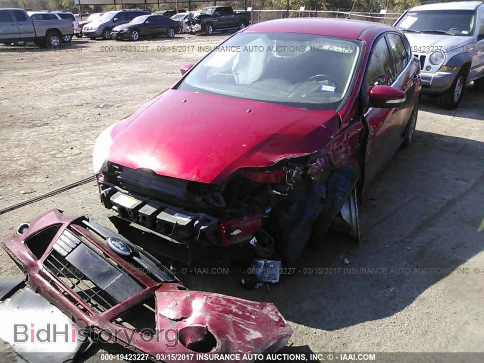 2012 Ford Focus - VIN: 1FAHP3M25CL321889 - Photo 2