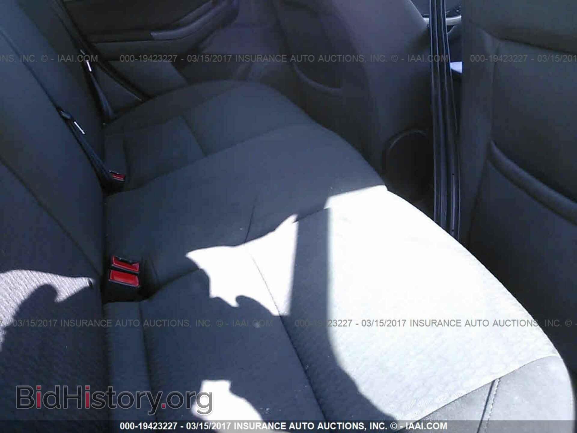 2012 Ford Focus - VIN: 1FAHP3M25CL321889 - Photo 8