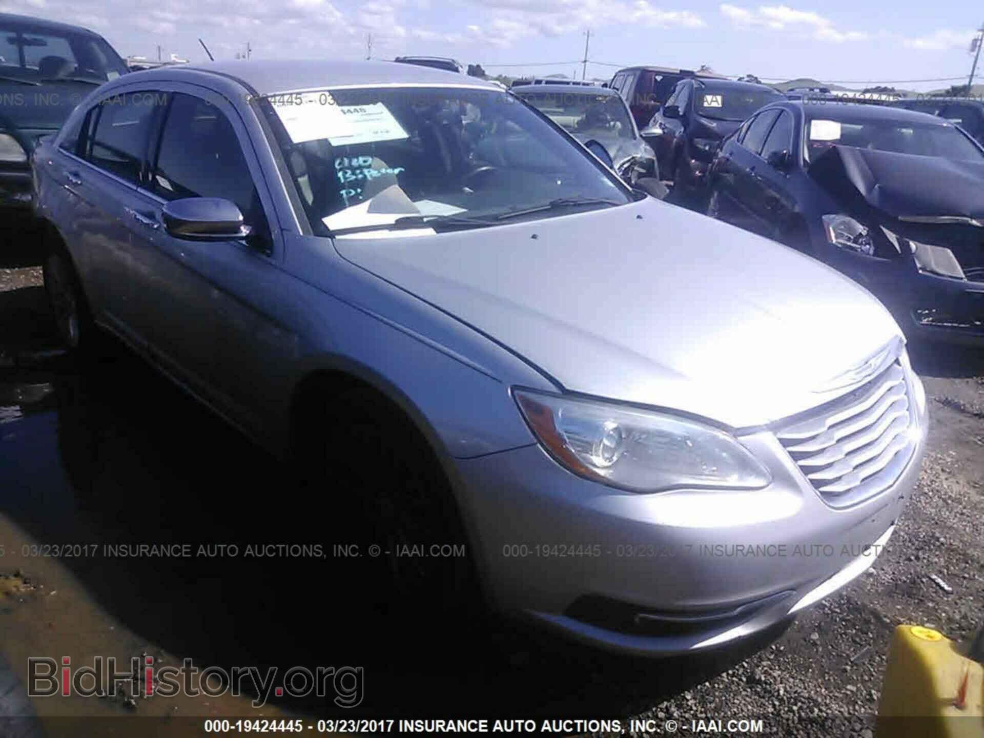 Photo 1C3BC2FB8BN551159 - Chrysler 200 2011