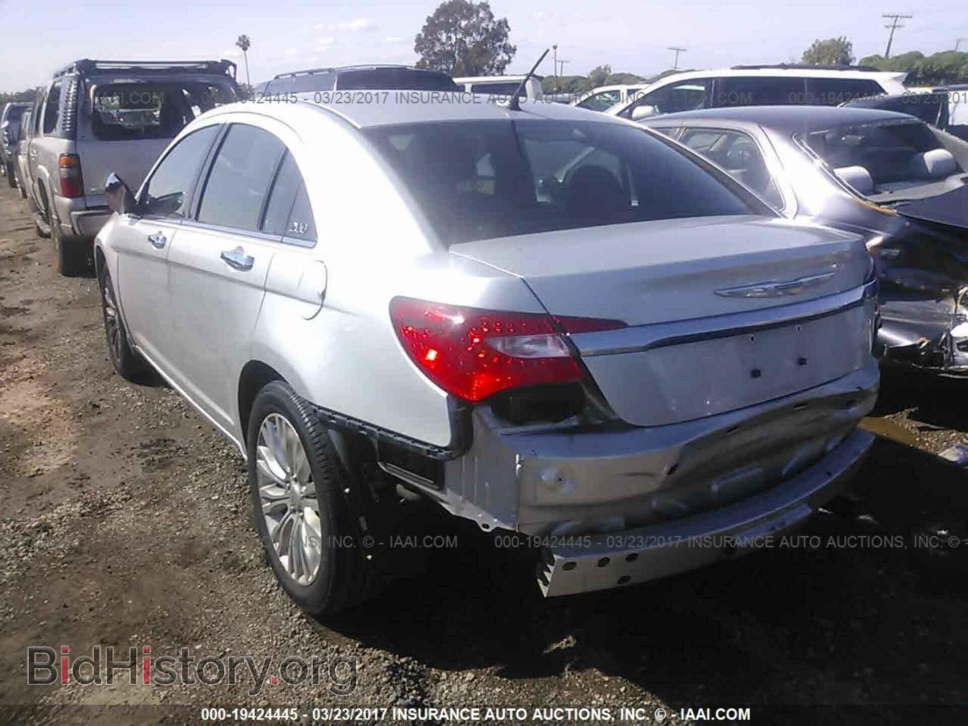 2011 Chrysler 200 - VIN: 1C3BC2FB8BN551159 - Фото 3