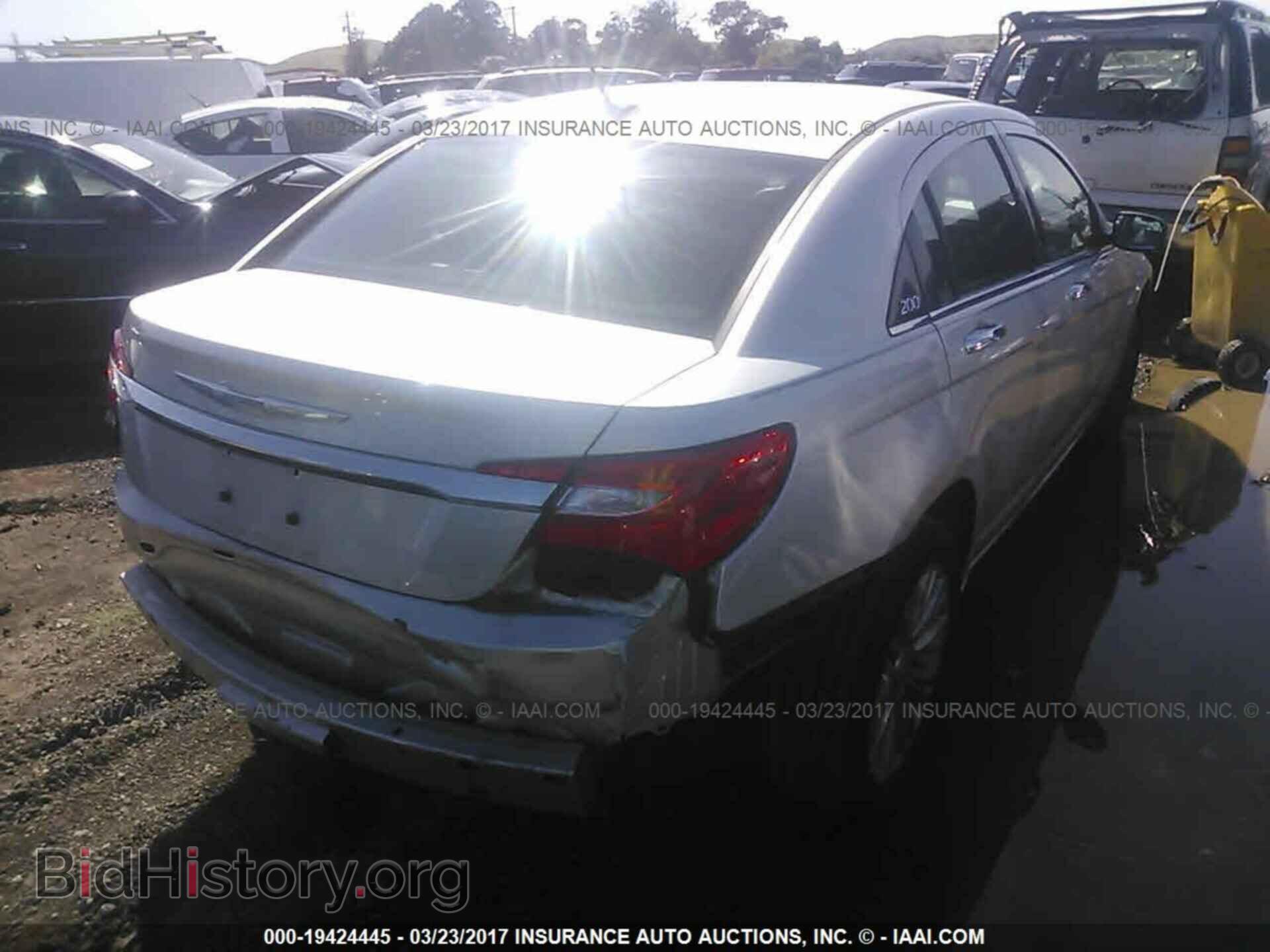 2011 Chrysler 200 - VIN: 1C3BC2FB8BN551159 - Фото 4