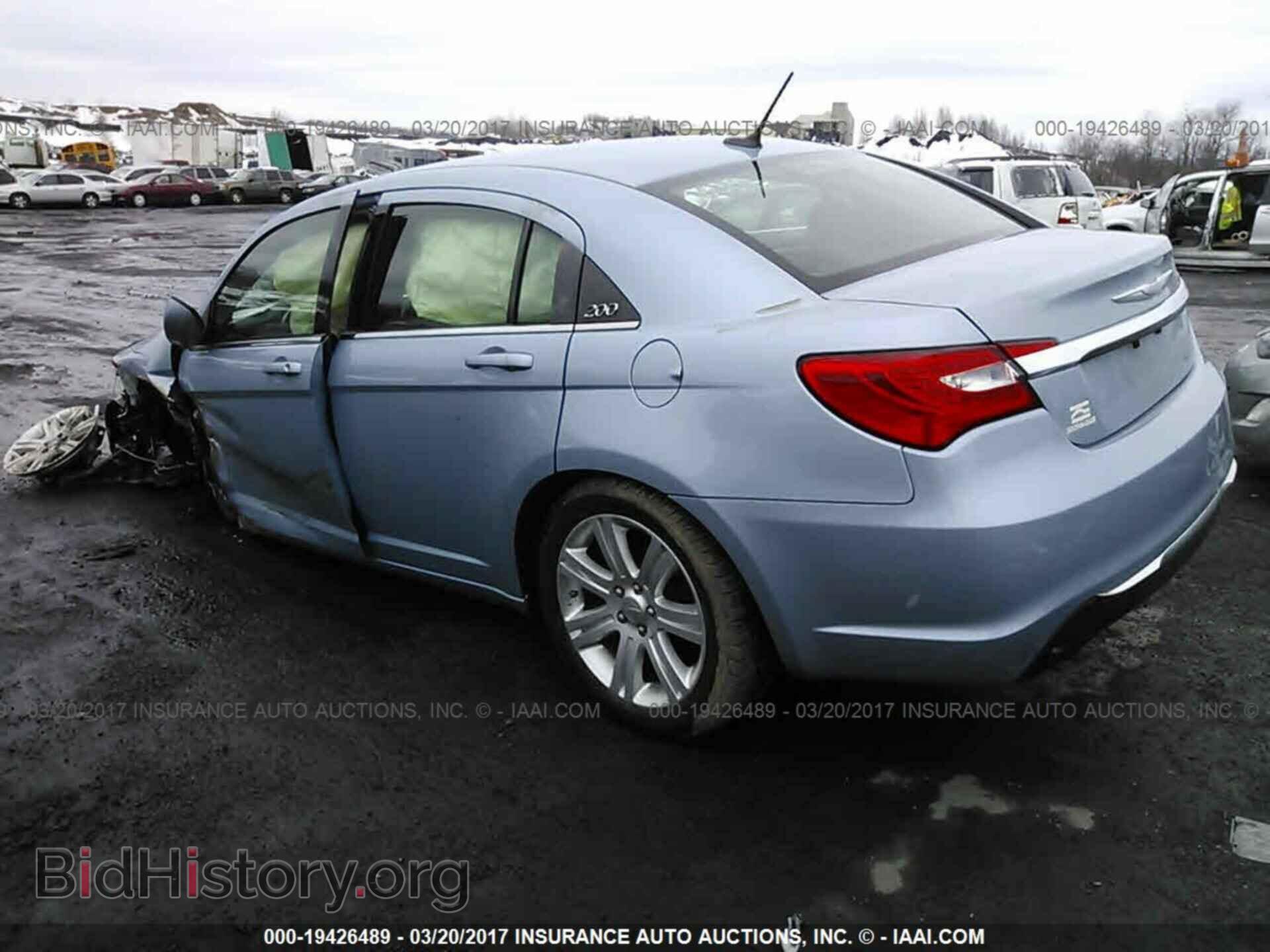 2013 Chrysler 200 - VIN: 1C3CCBBB8DN593327 - Фото 3
