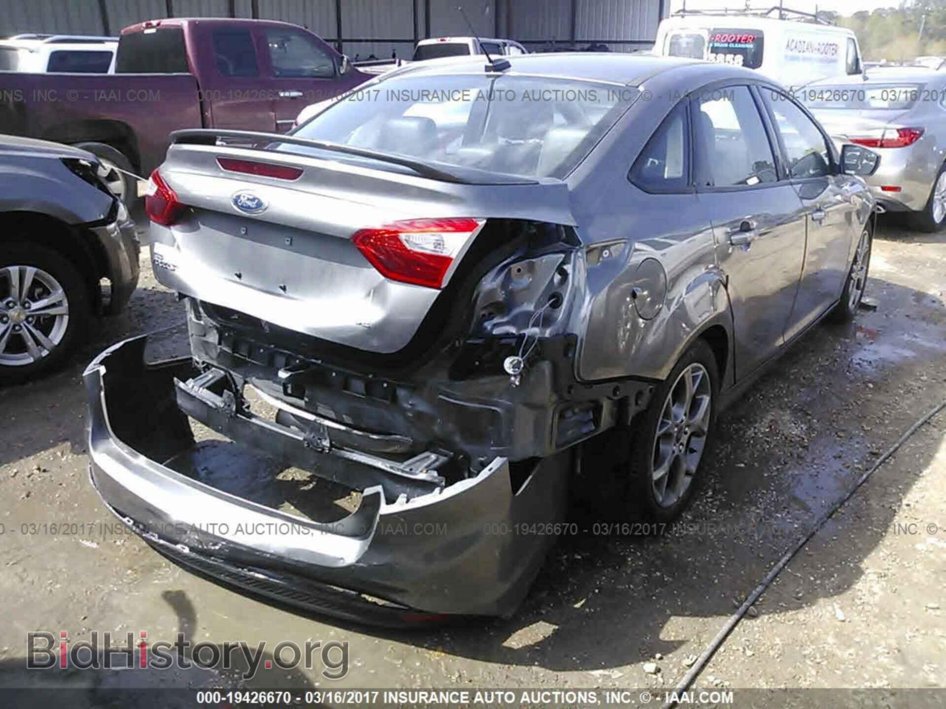 2014 Ford Focus - VIN: 1FADP3F28EL337776 - Photo 4