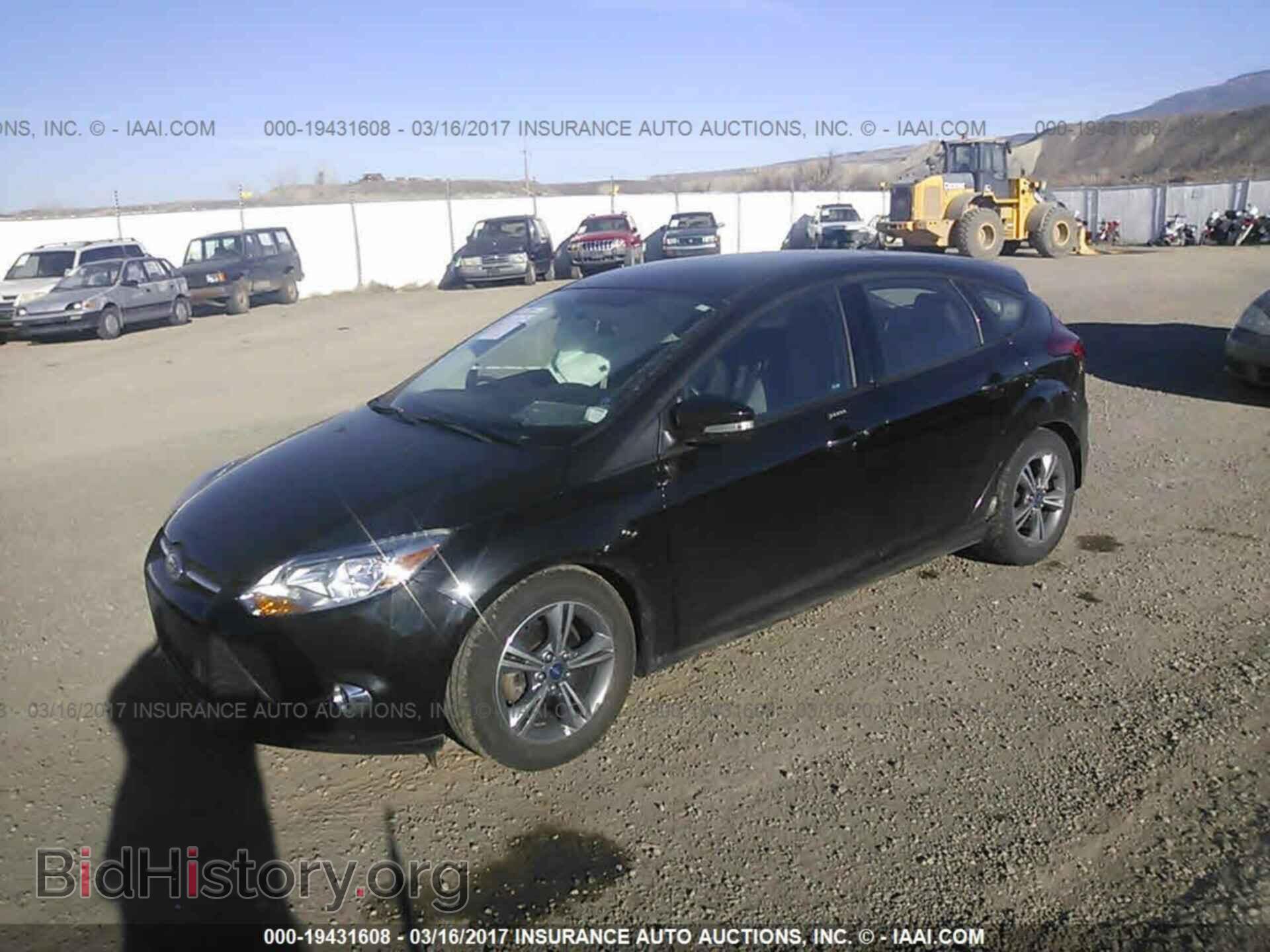 2014 Ford Focus - VIN: 1FADP3K21EL373301 - Фото 2