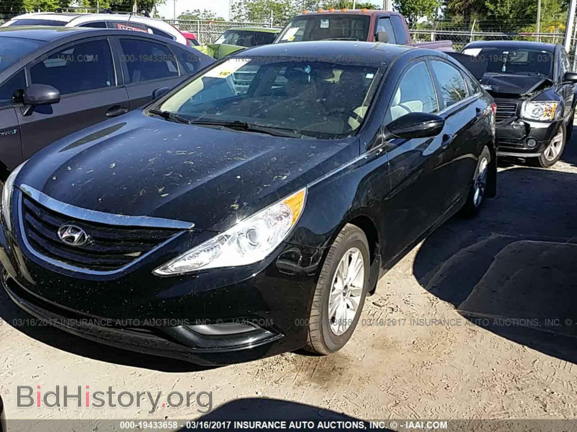 2012 Hyundai Sonata - VIN: 5NPEB4AC6CH490547 - Фото 2