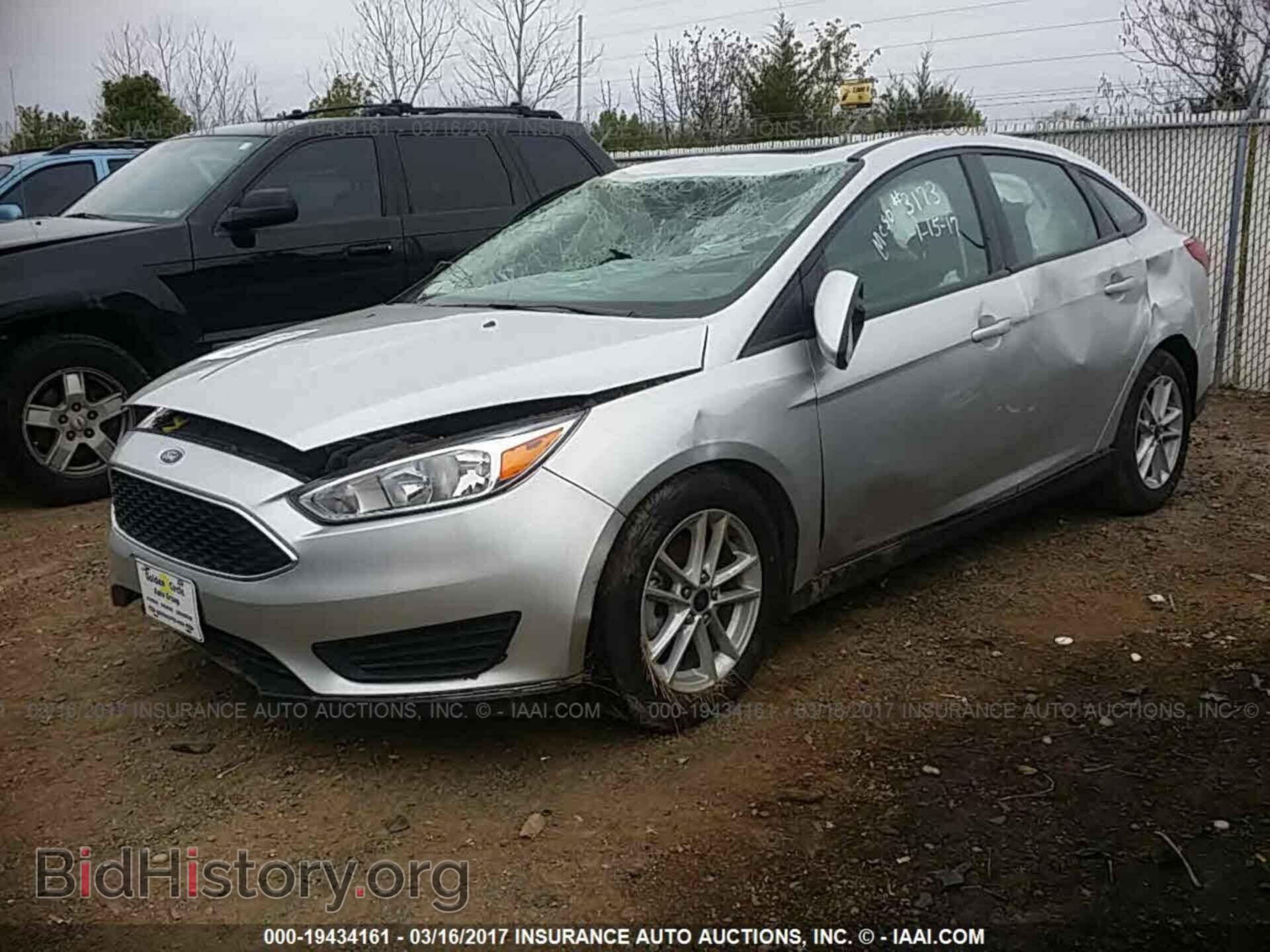 2016 Ford Focus - VIN: 1FADP3F2XGL356039 - Photo 2