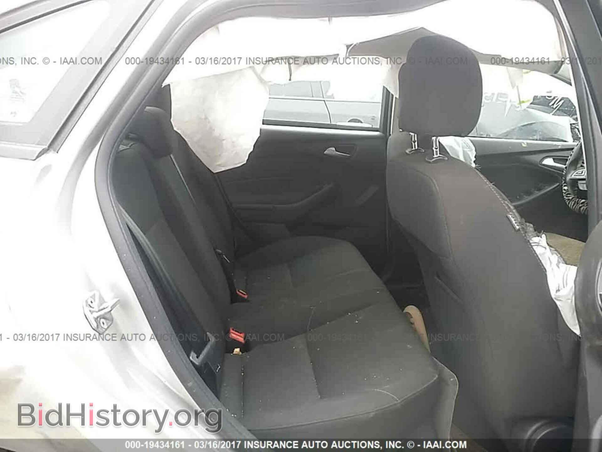 2016 Ford Focus - VIN: 1FADP3F2XGL356039 - Photo 8