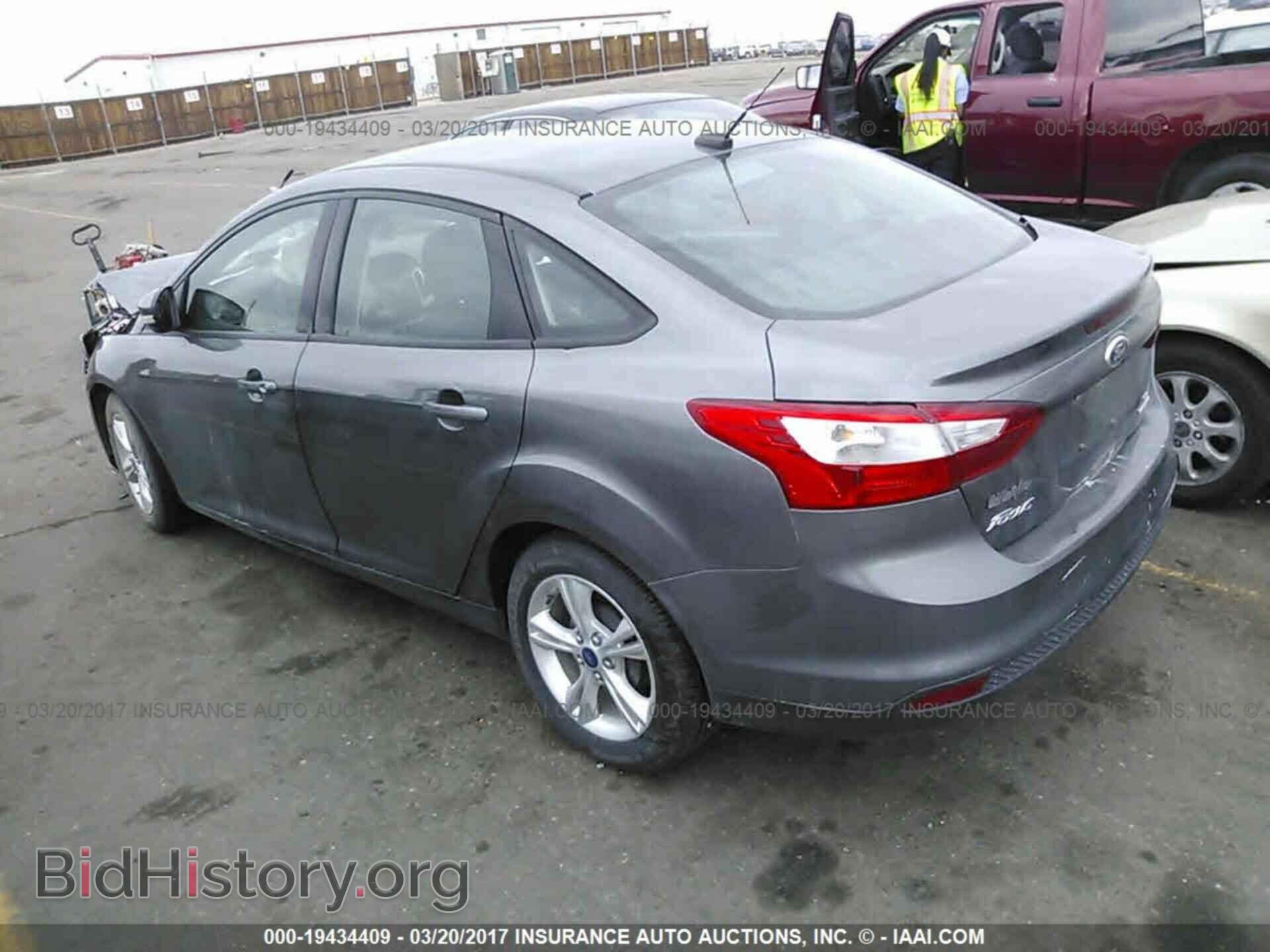 2014 Ford Focus - VIN: 1FADP3F28EL118090 - Фото 3