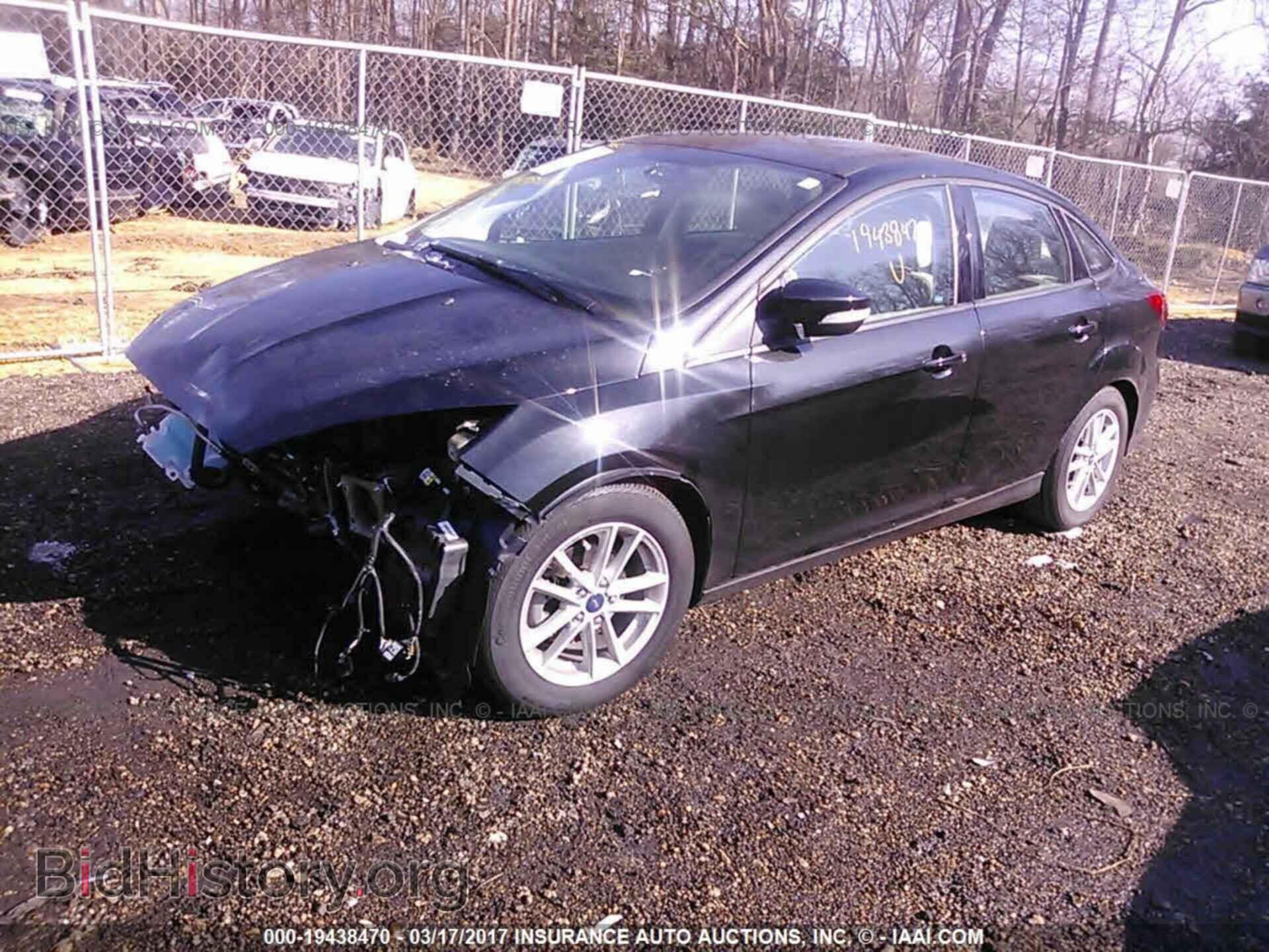 2015 Ford Focus - VIN: 1FADP3F27FL310781 - Photo 2