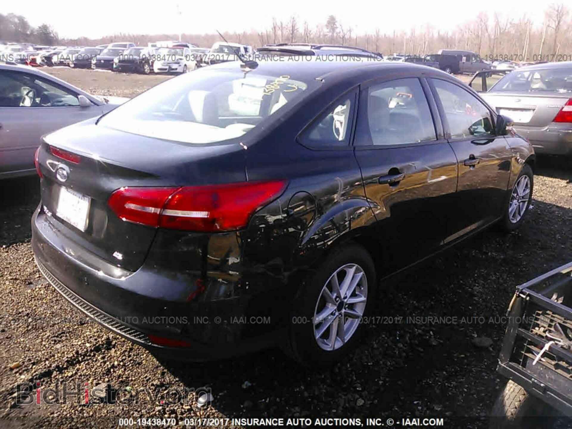 2015 Ford Focus - VIN: 1FADP3F27FL310781 - Photo 4