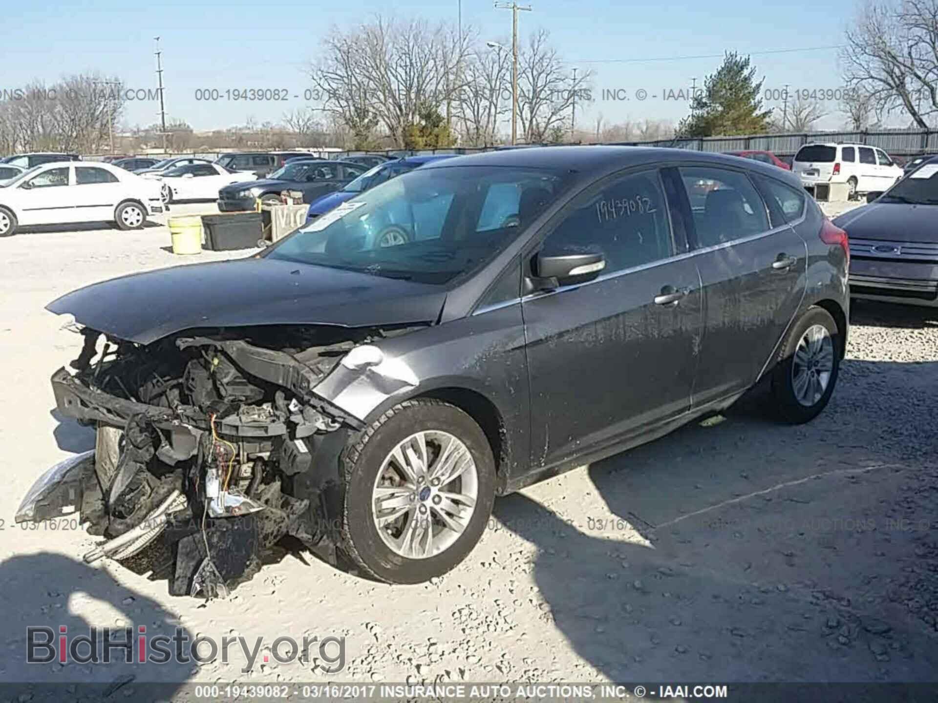 2012 Ford Focus - VIN: 1FAHP3M22CL382889 - Фото 2