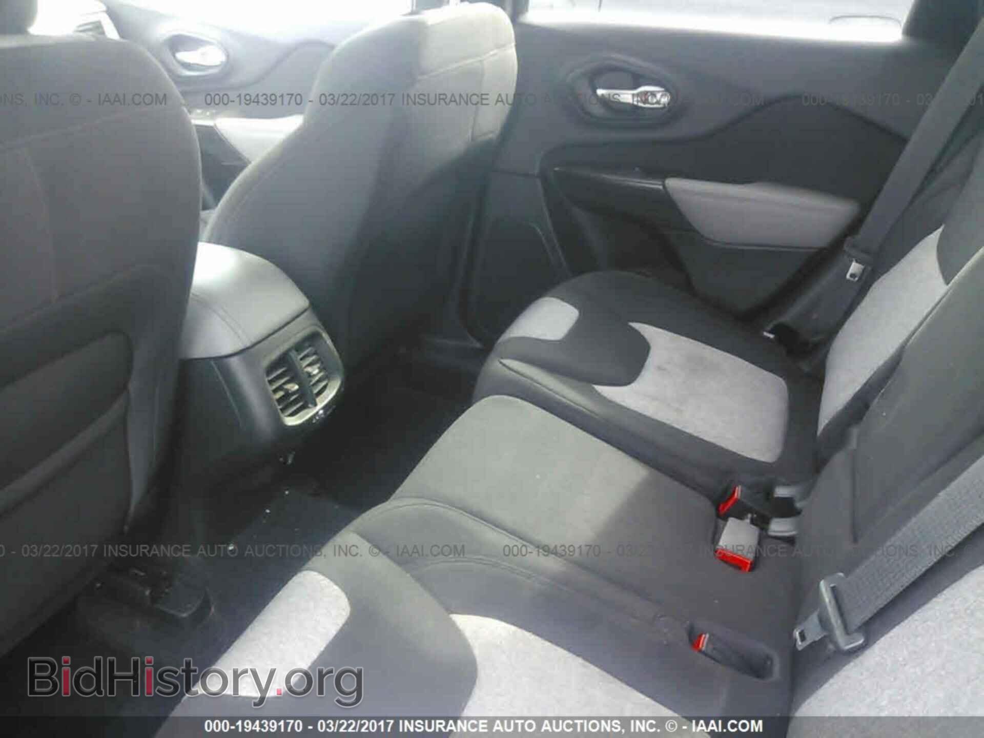 2014 Jeep Cherokee - VIN: 1C4PJMCS9EW246100 - Photo 8