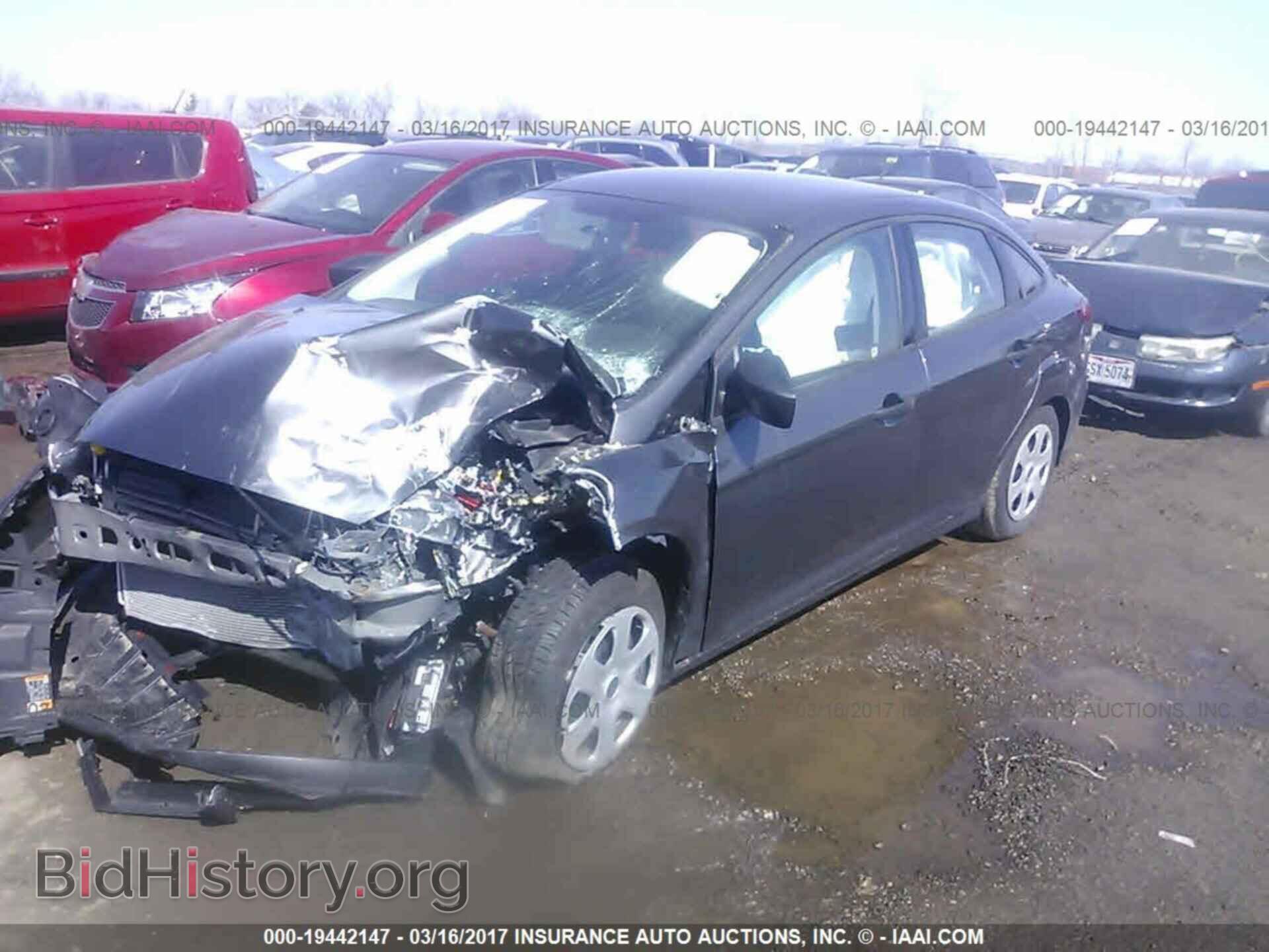 2015 Ford Focus - VIN: 1FADP3E27FL373705 - Photo 2