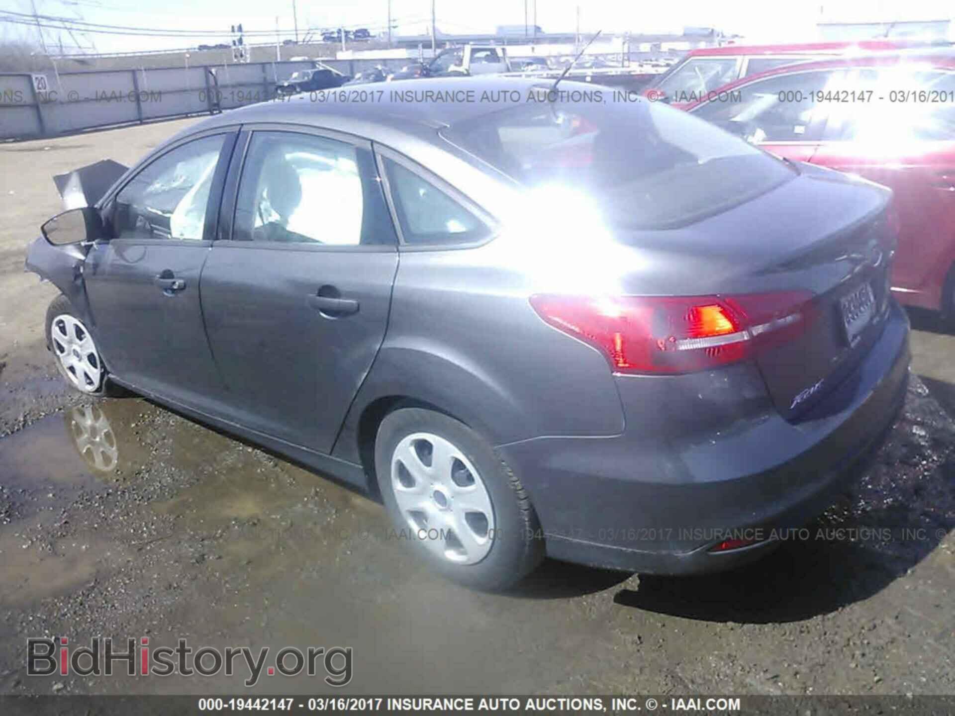 2015 Ford Focus - VIN: 1FADP3E27FL373705 - Photo 3