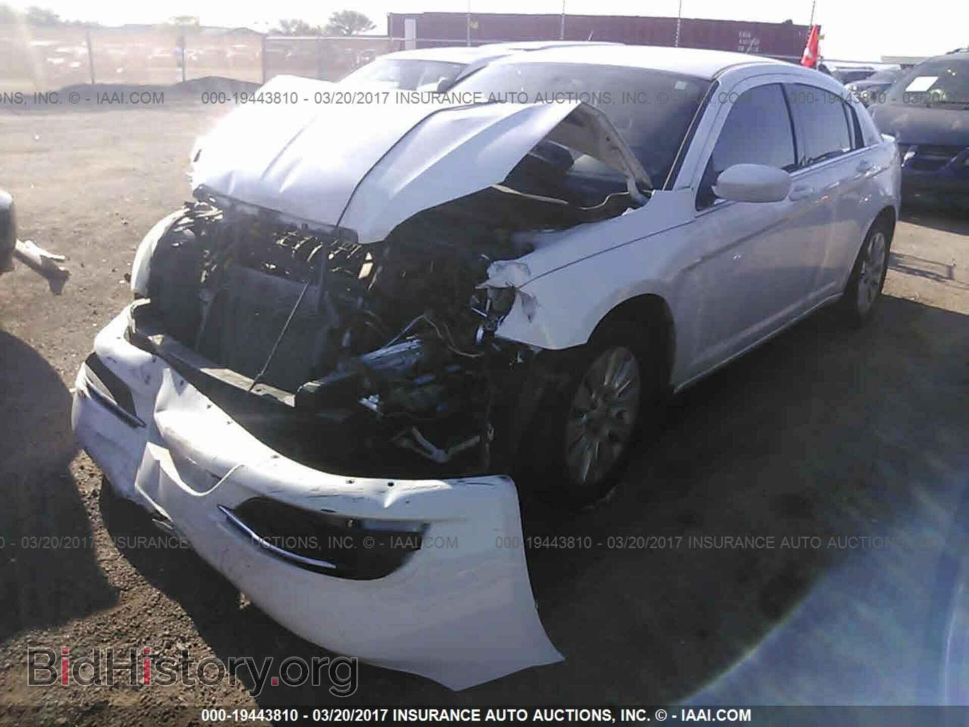 2013 Chrysler 200 - VIN: 1C3CCBAB5DN606455 - Фото 2