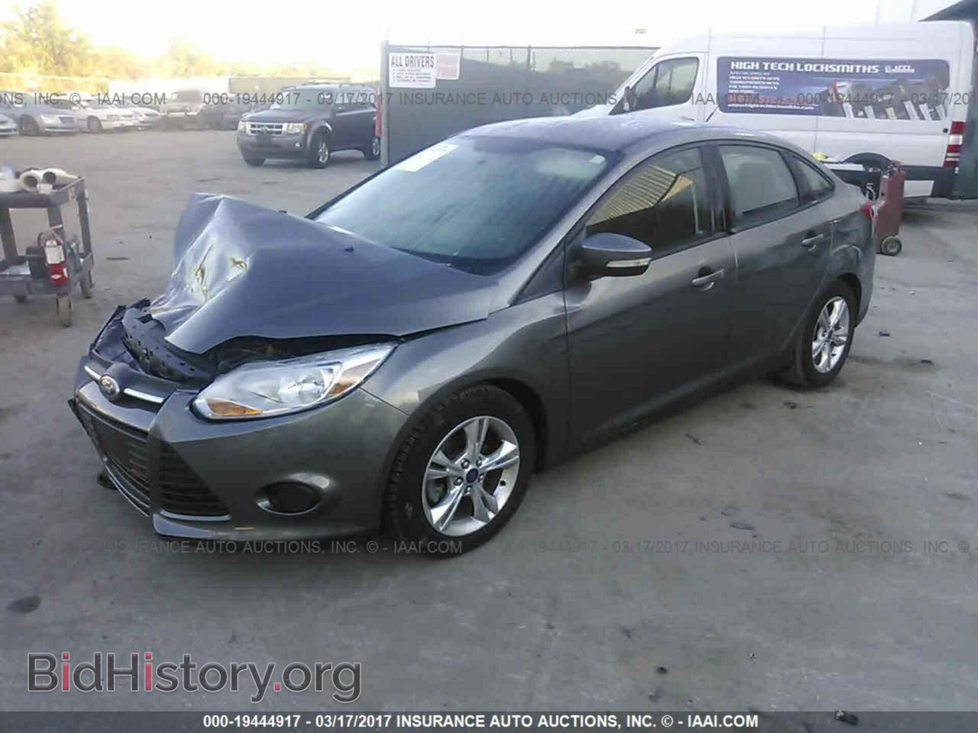 2014 Ford Focus - VIN: 1FADP3F27EL191242 - Фото 2