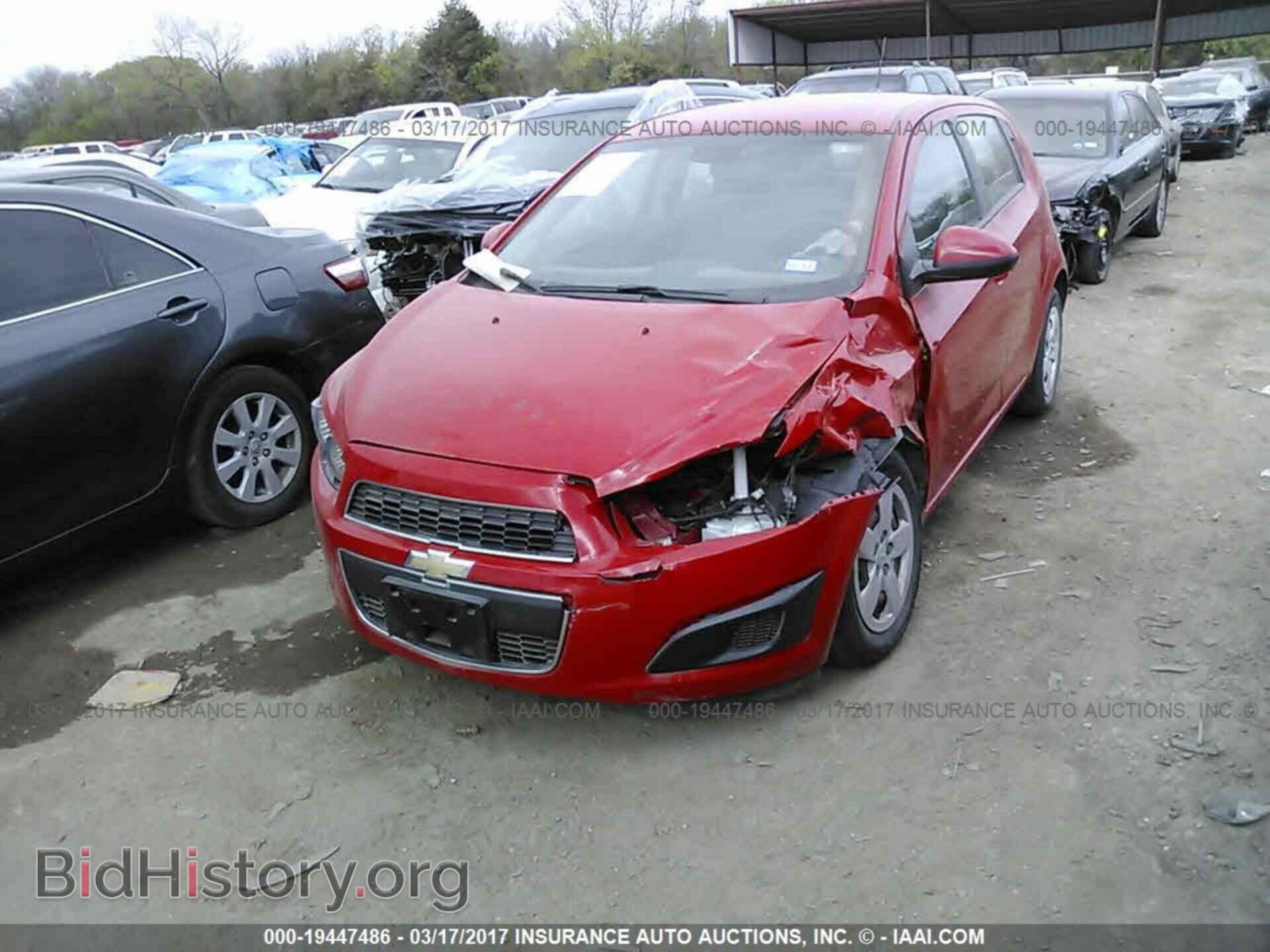2013 Chevrolet Sonic - VIN: 1G1JA6SH6D4101896 - Фото 2