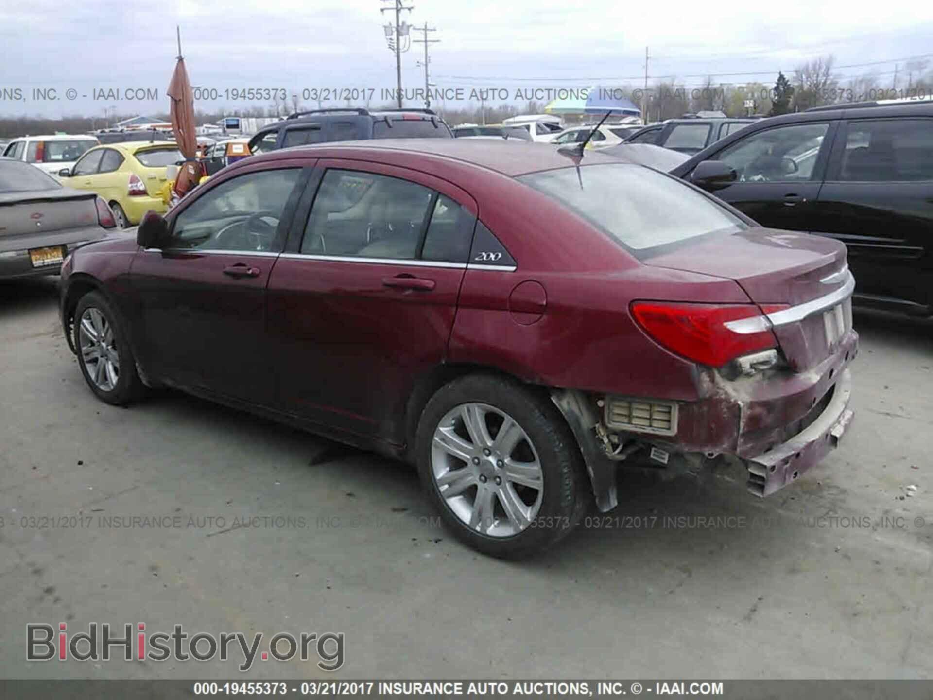 2013 Chrysler 200 - VIN: 1C3CCBBB8DN513542 - Photo 3