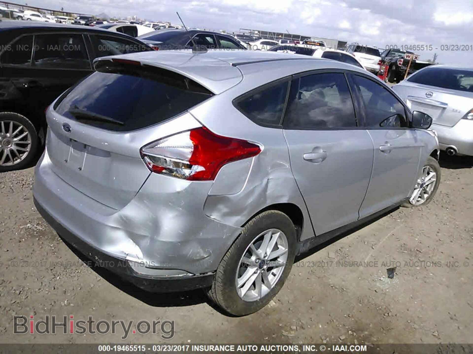 2016 Ford Focus - VIN: 1FADP3K23GL254412 - Photo 4