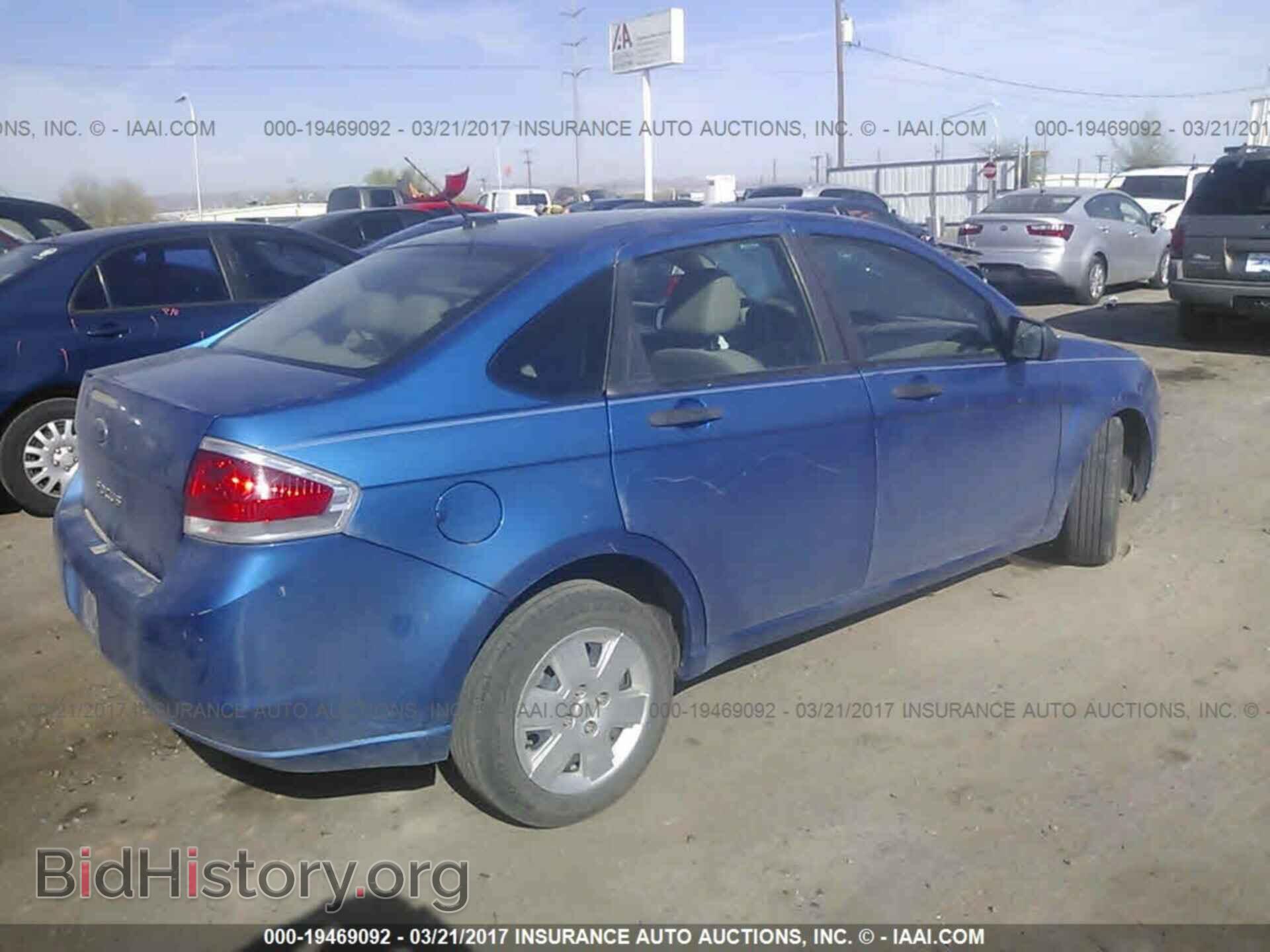 2011 Ford Focus - VIN: 1FAHP3EN7BW166204 - Фото 4