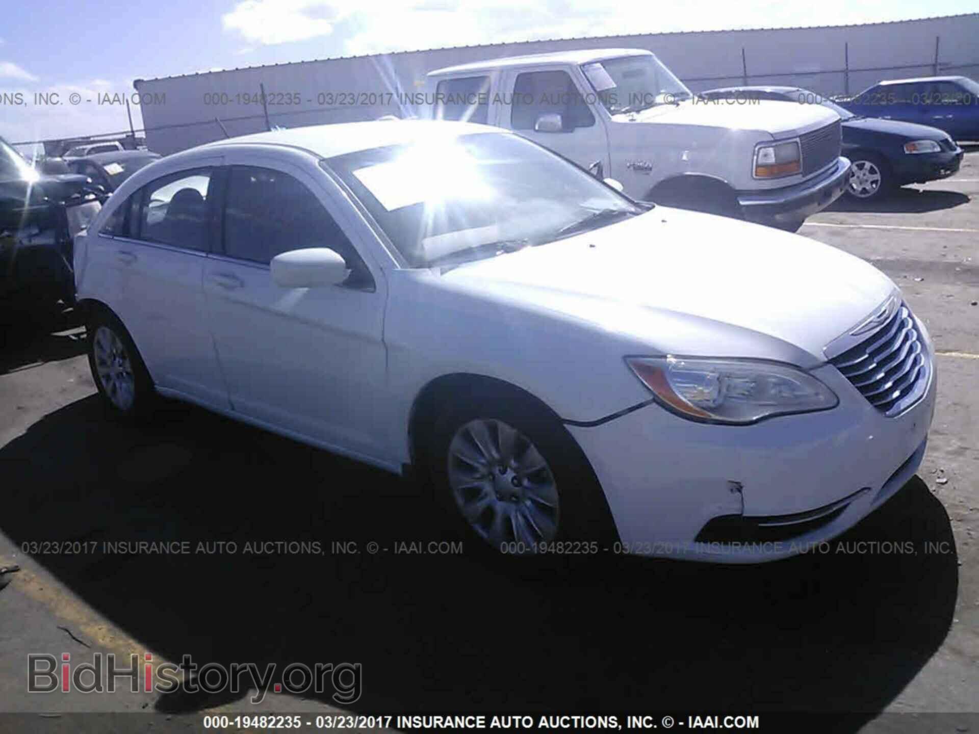 Photo 1C3CCBAB4EN145346 - Chrysler 200 2014