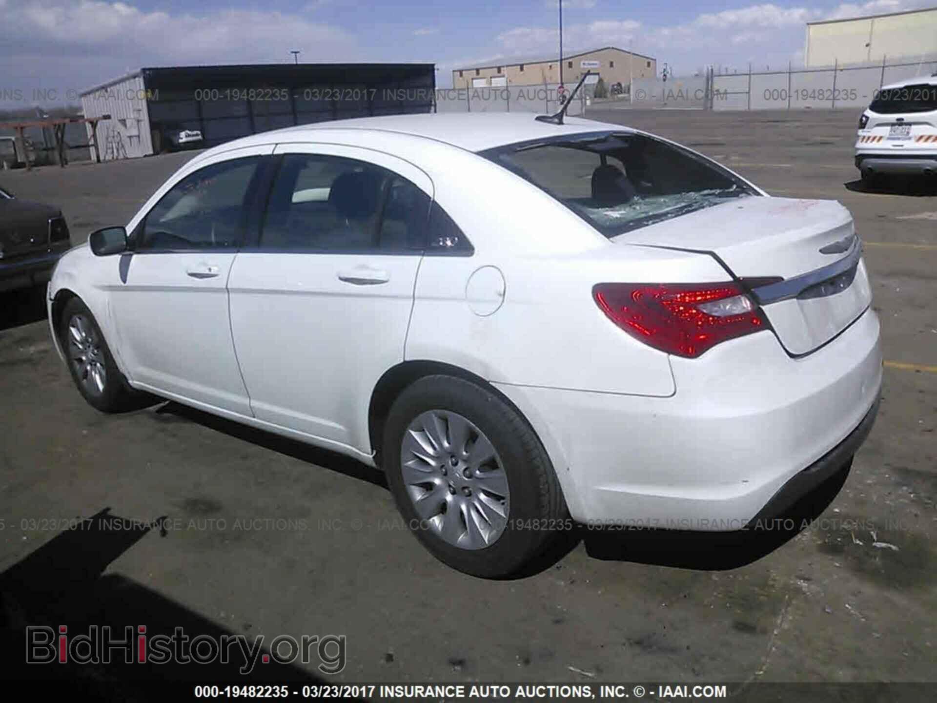 2014 Chrysler 200 - VIN: 1C3CCBAB4EN145346 - Photo 3