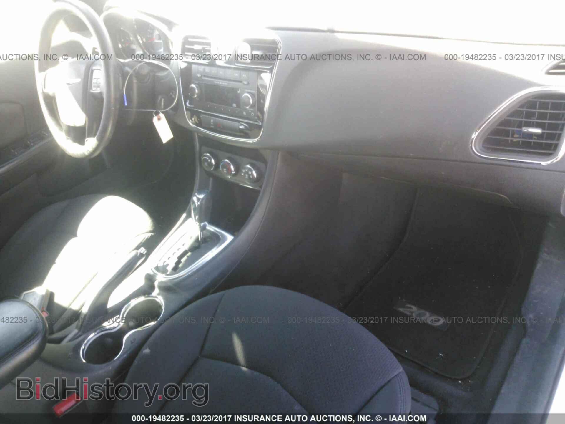 2014 Chrysler 200 - VIN: 1C3CCBAB4EN145346 - Photo 5