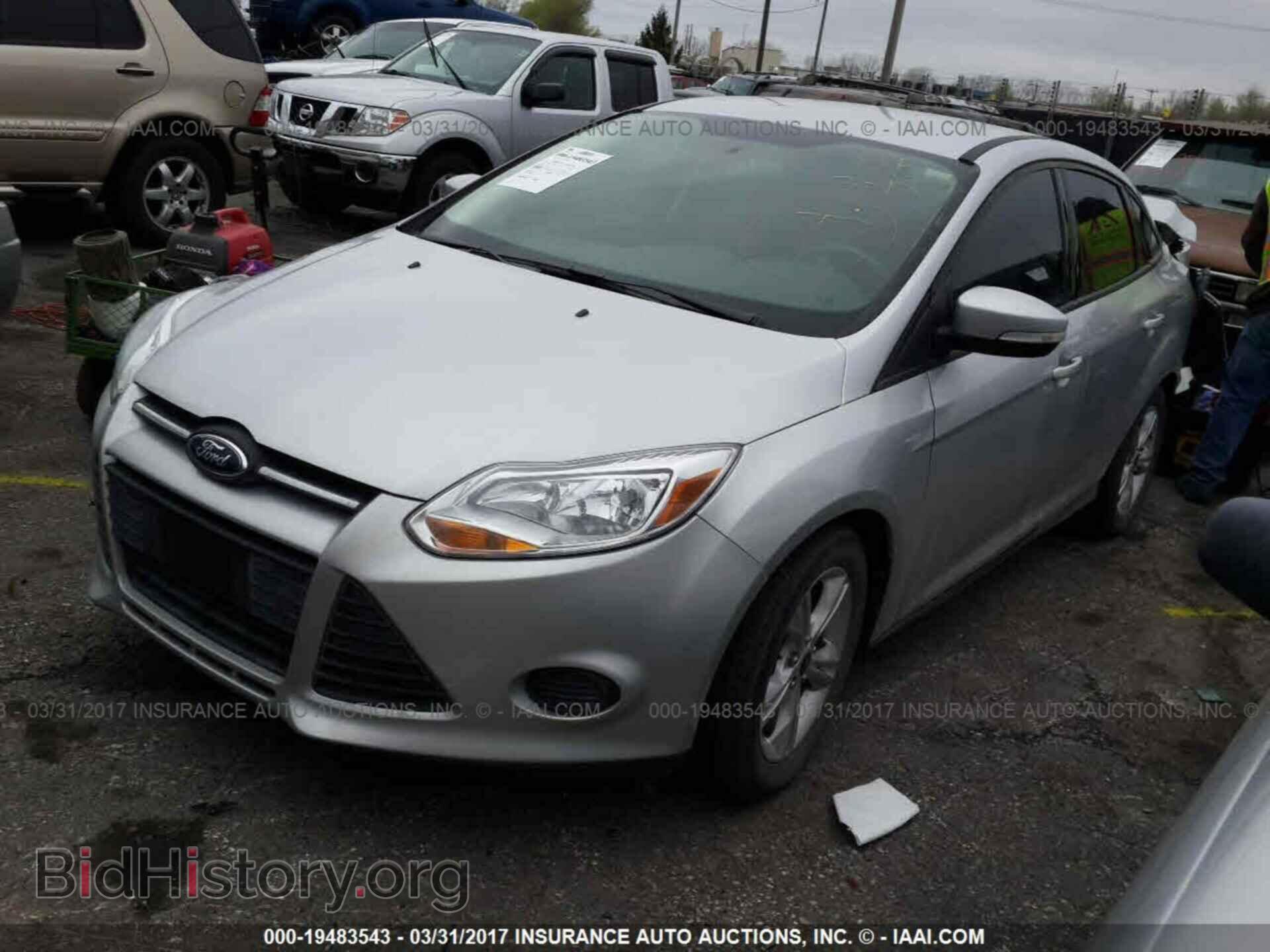 2014 Ford Focus - VIN: 1FADP3F24EL450916 - Фото 2