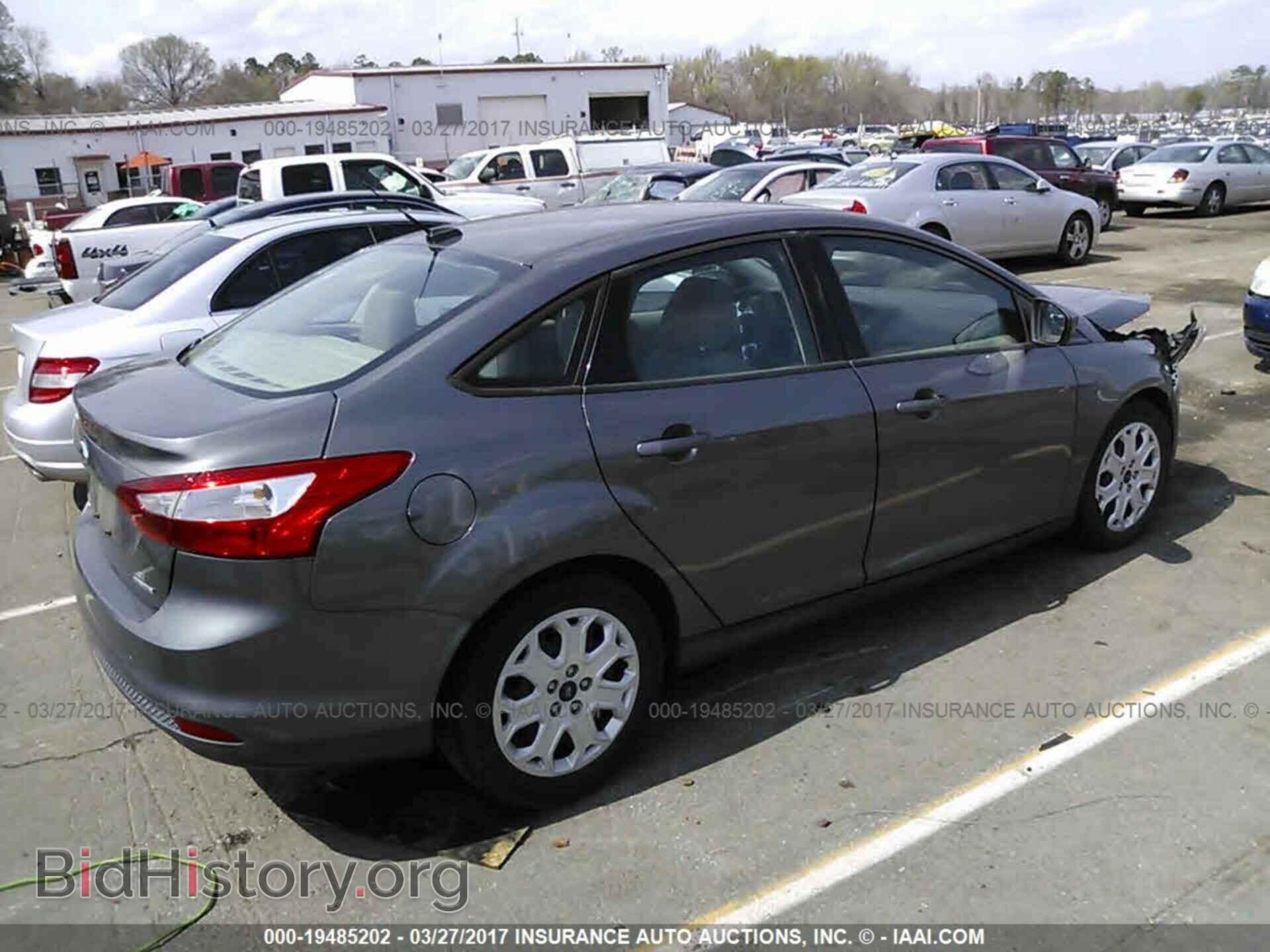 2012 Ford Focus - VIN: 1FAHP3F21CL413367 - Photo 4
