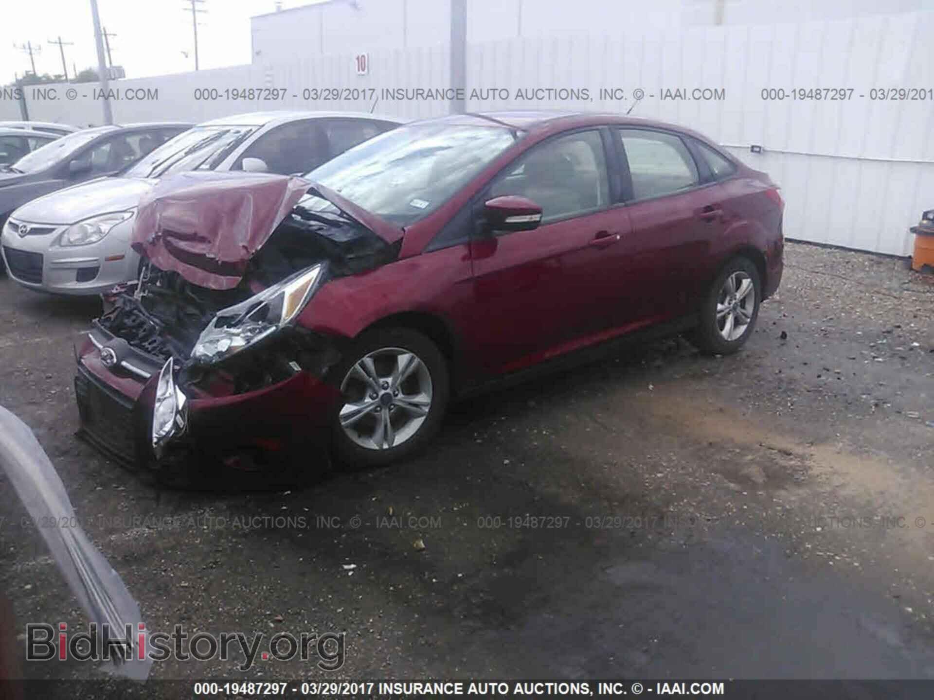 2013 Ford Focus - VIN: 1FADP3F28DL220374 - Photo 2