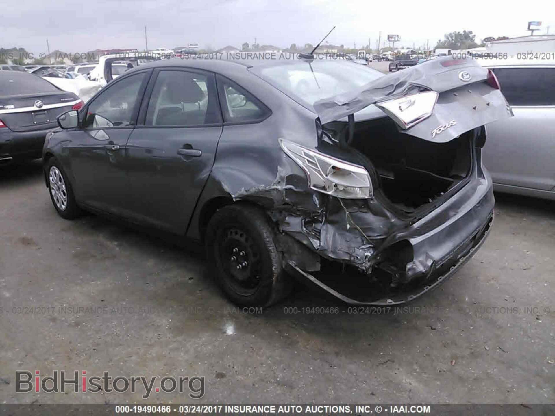2012 Ford Focus - VIN: 1FAHP3F27CL391469 - Photo 3