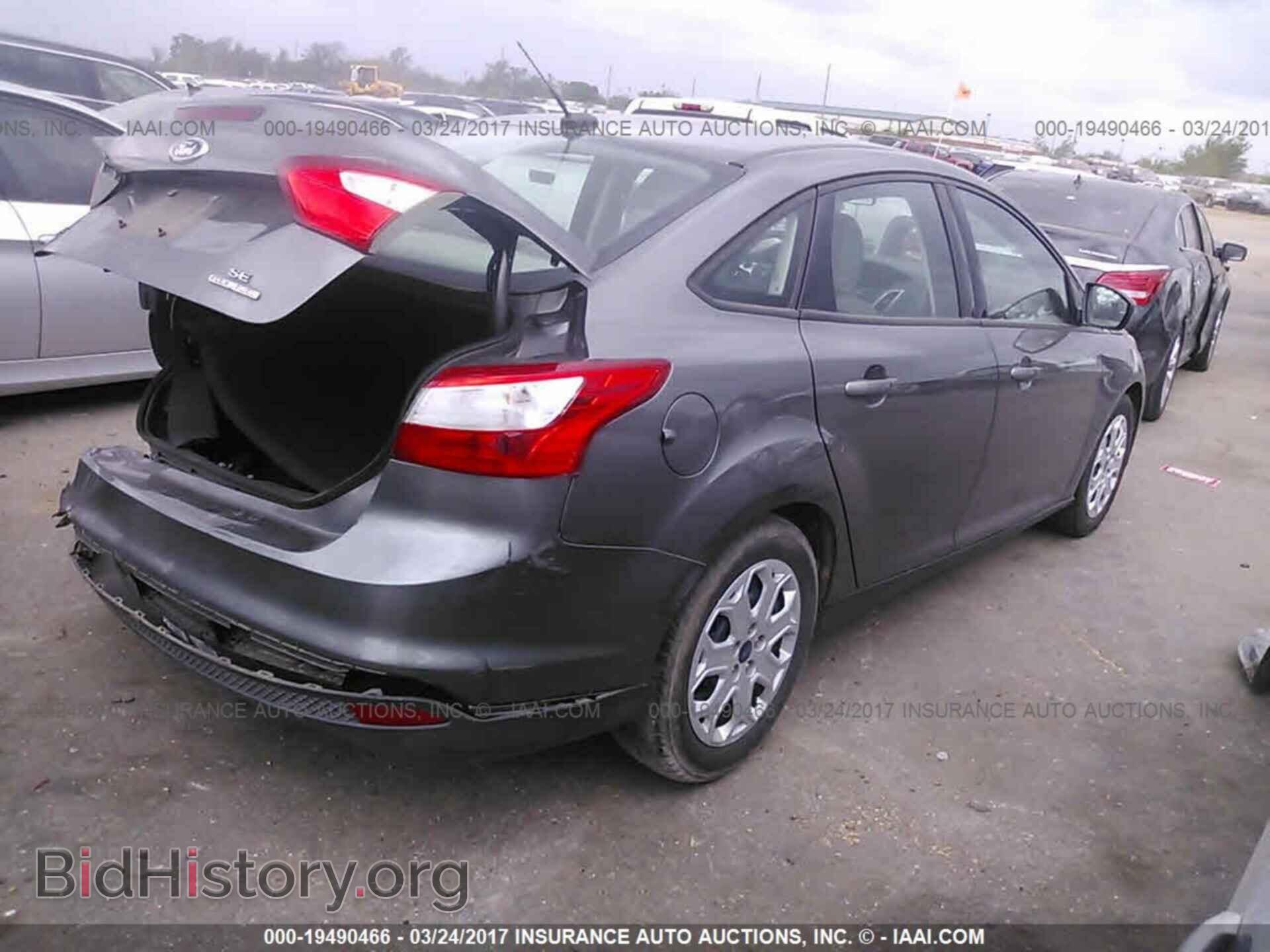 2012 Ford Focus - VIN: 1FAHP3F27CL391469 - Photo 4