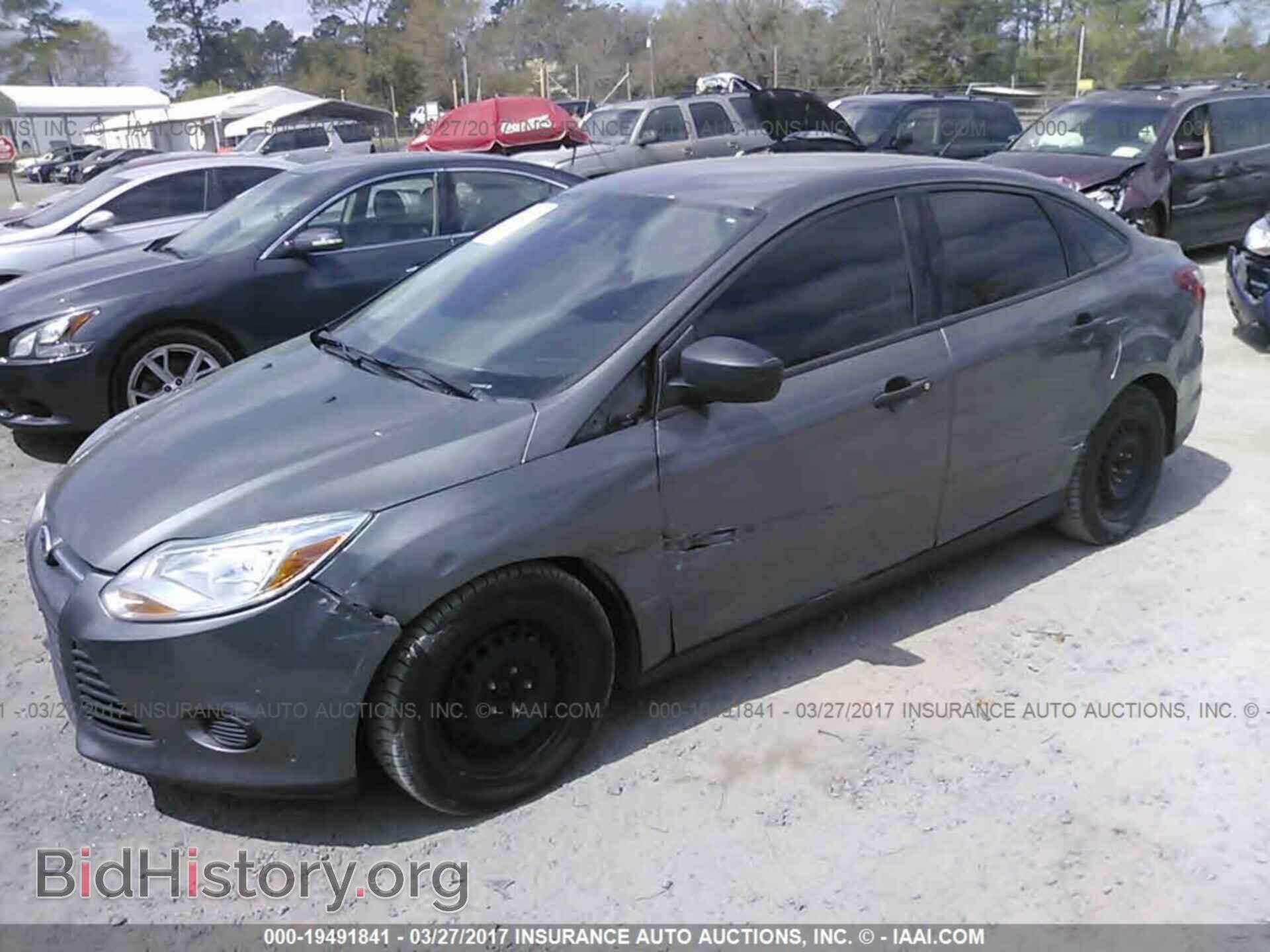 2012 Ford Focus - VIN: 1FAHP3E27CL330608 - Photo 2