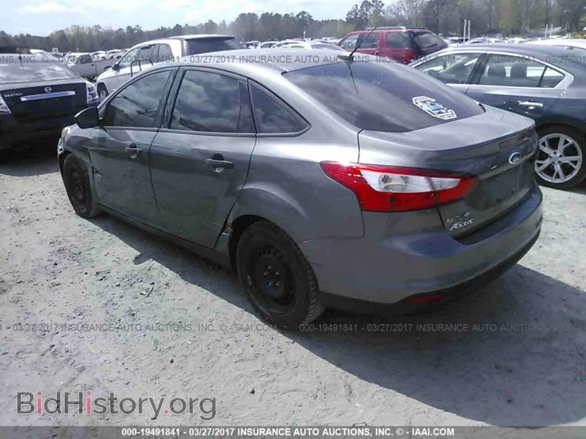 2012 Ford Focus - VIN: 1FAHP3E27CL330608 - Photo 3
