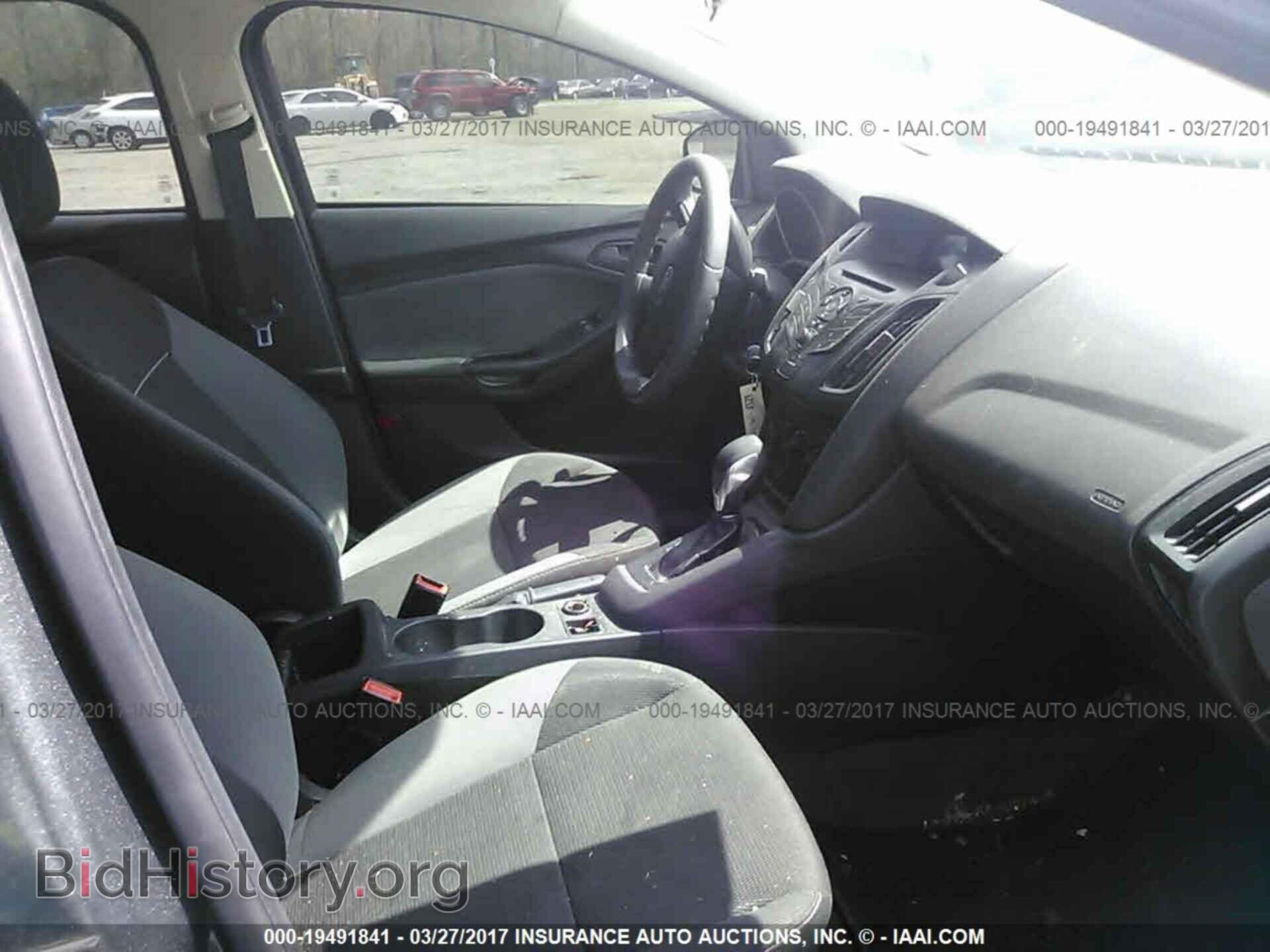 2012 Ford Focus - VIN: 1FAHP3E27CL330608 - Photo 5