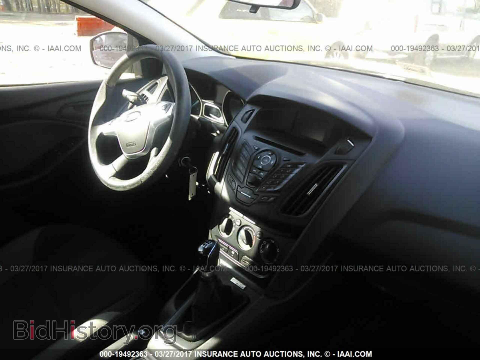 2014 Ford Focus - VIN: 1FADP3E23EL309921 - Photo 5