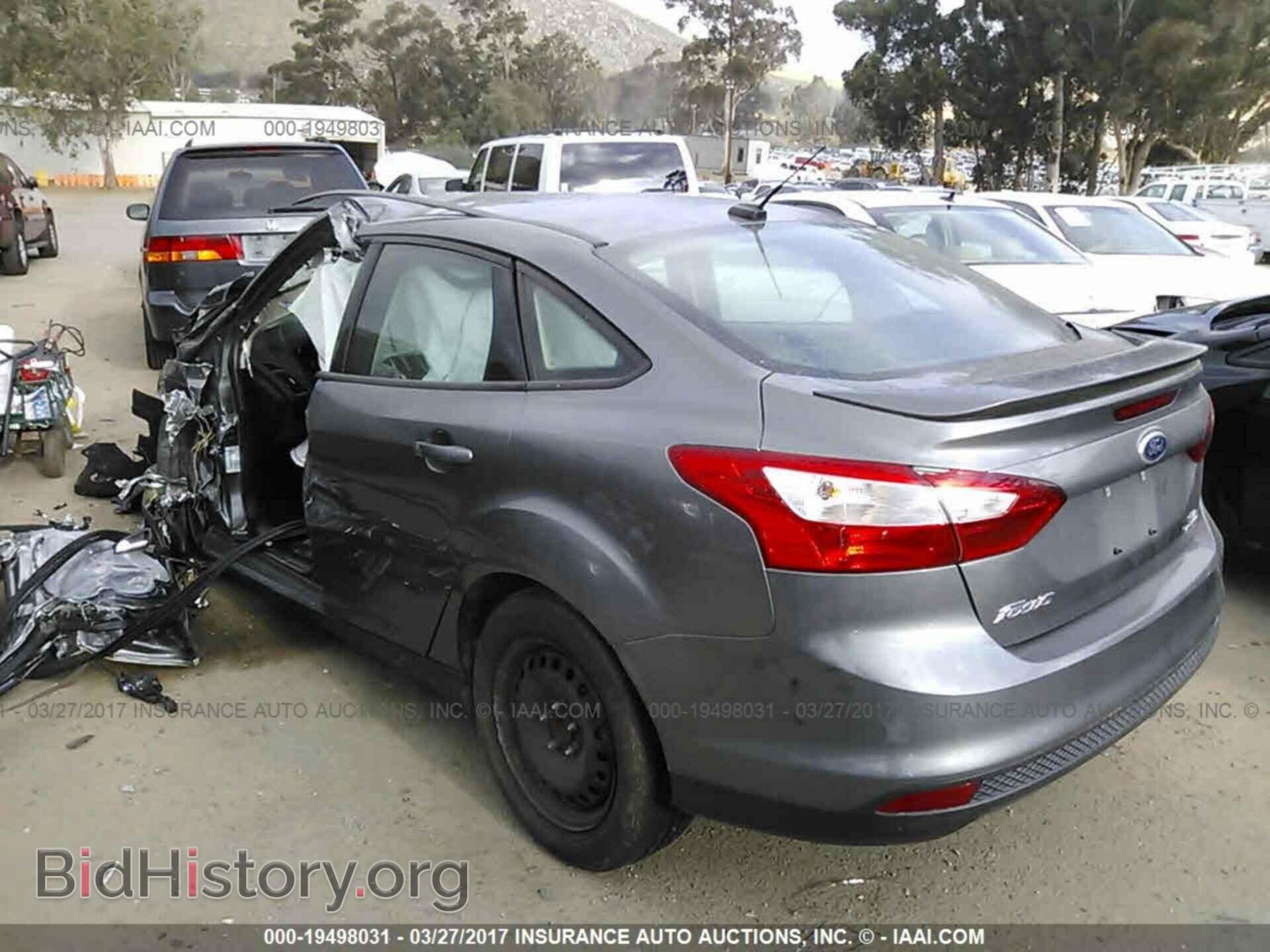2014 Ford Focus - VIN: 1FADP3F25EL432750 - Фото 3