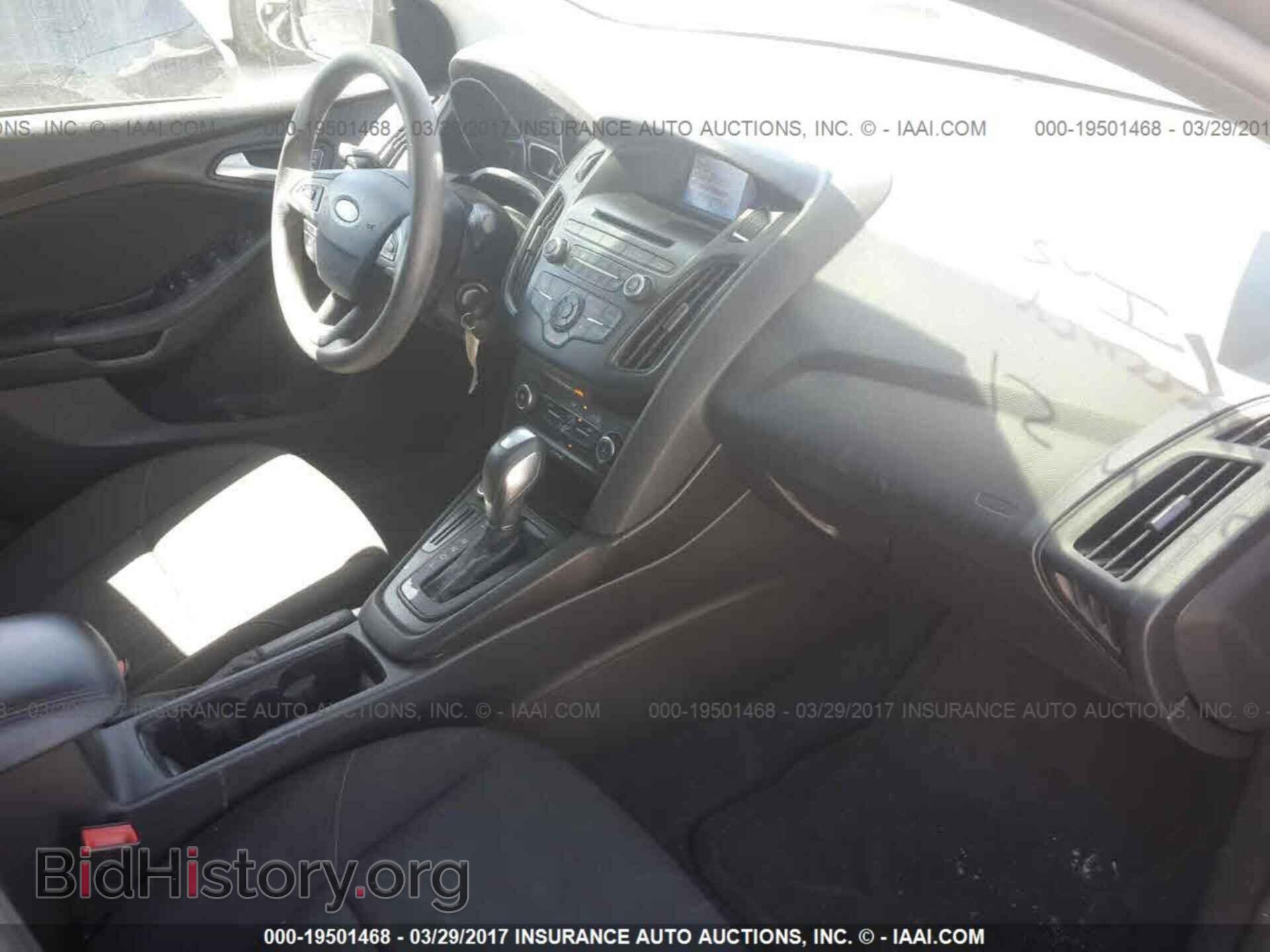 2015 Ford Focus - VIN: 1FADP3F28FL221768 - Photo 5