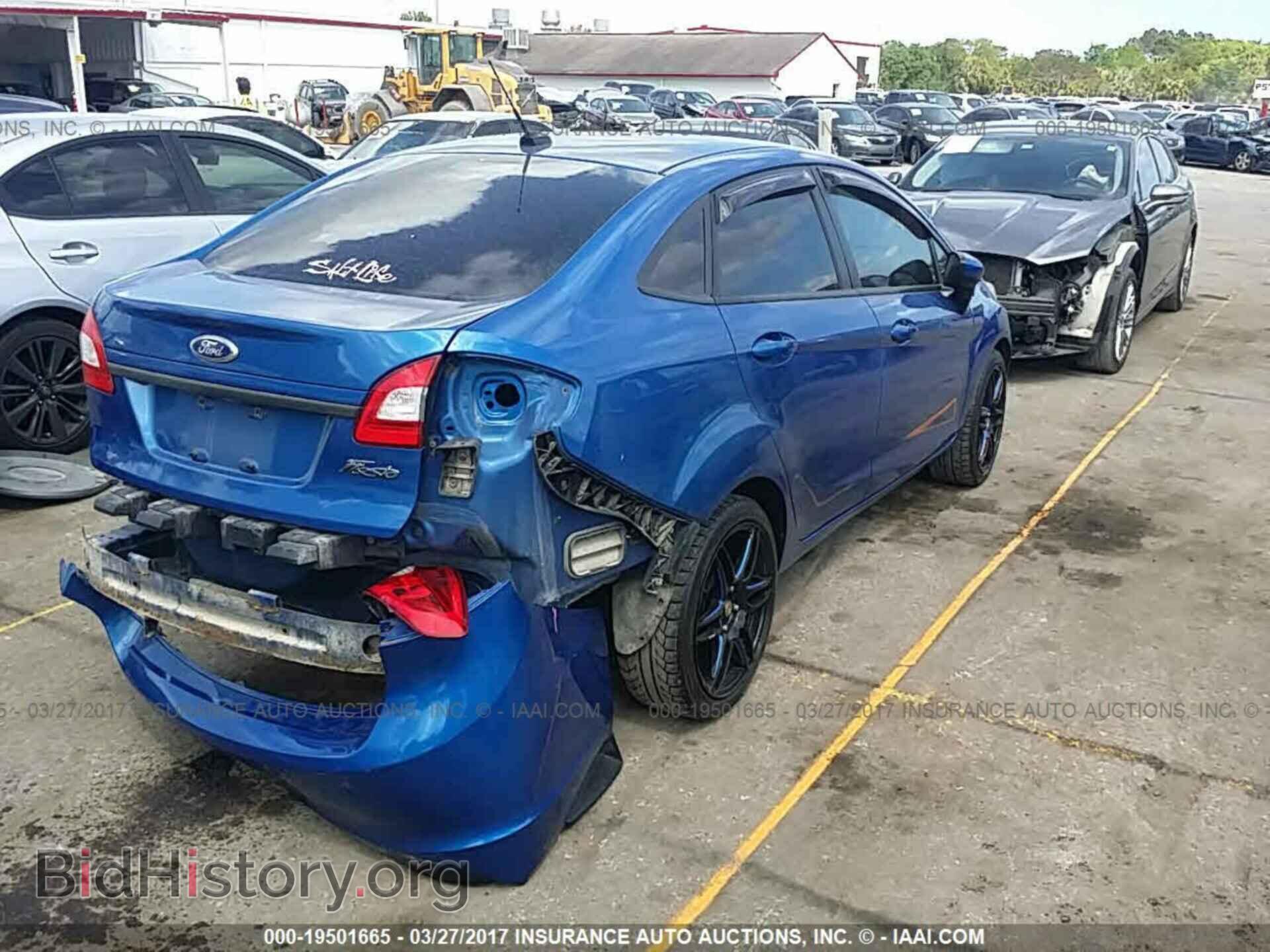 2011 Ford Fiesta - VIN: 3FADP4AJ7BM206997 - Фото 4