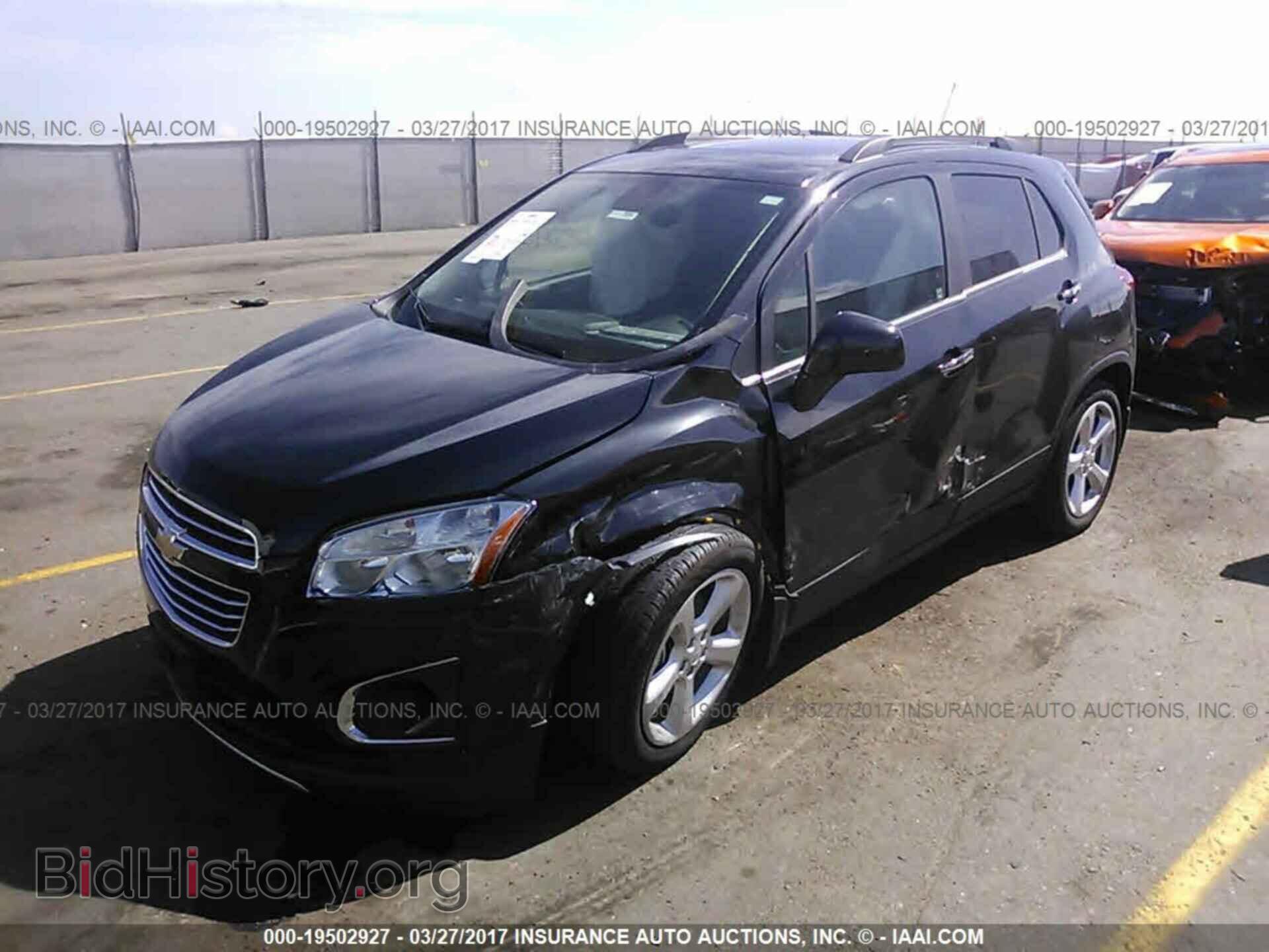 2015 Chevrolet Trax - VIN: KL7CJTSB2FB067624 - Фото 2