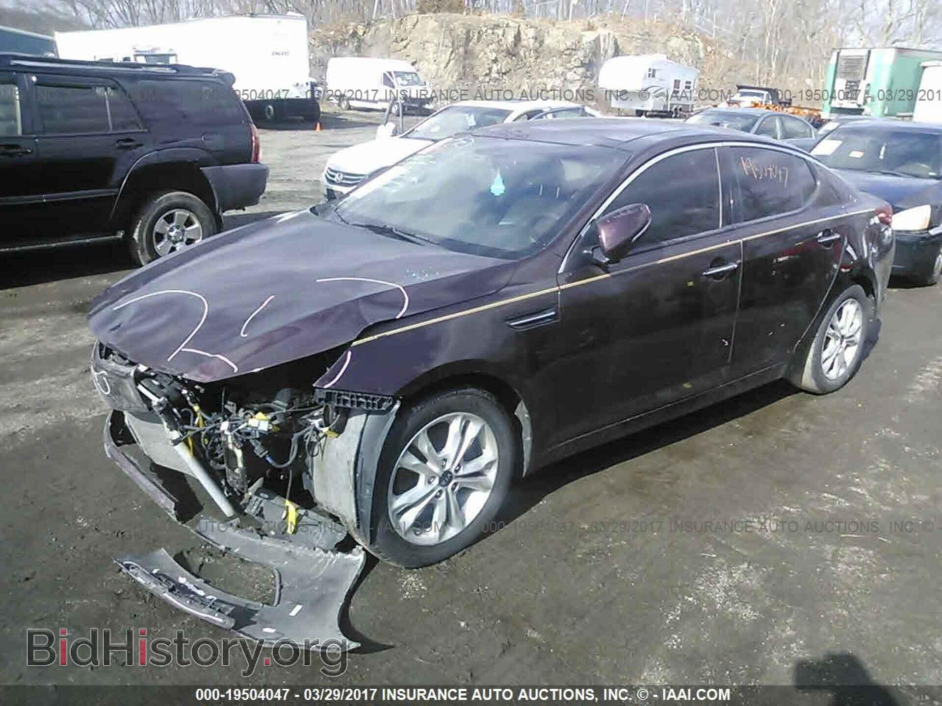 2011 Kia Optima - VIN: KNAGN4A78B5102037 - Фото 2