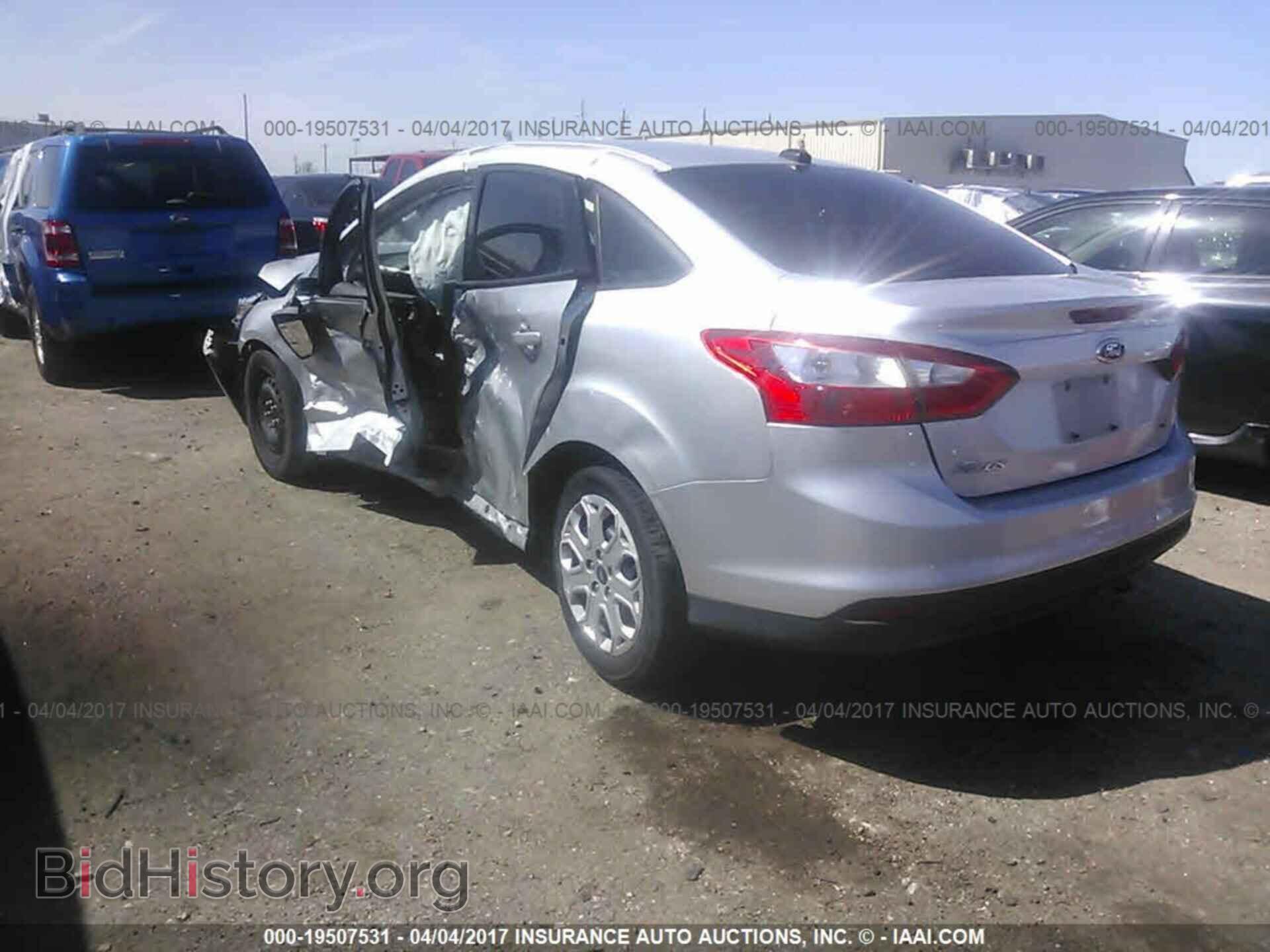 2012 Ford Focus - VIN: 1FAHP3F21CL234990 - Фото 3
