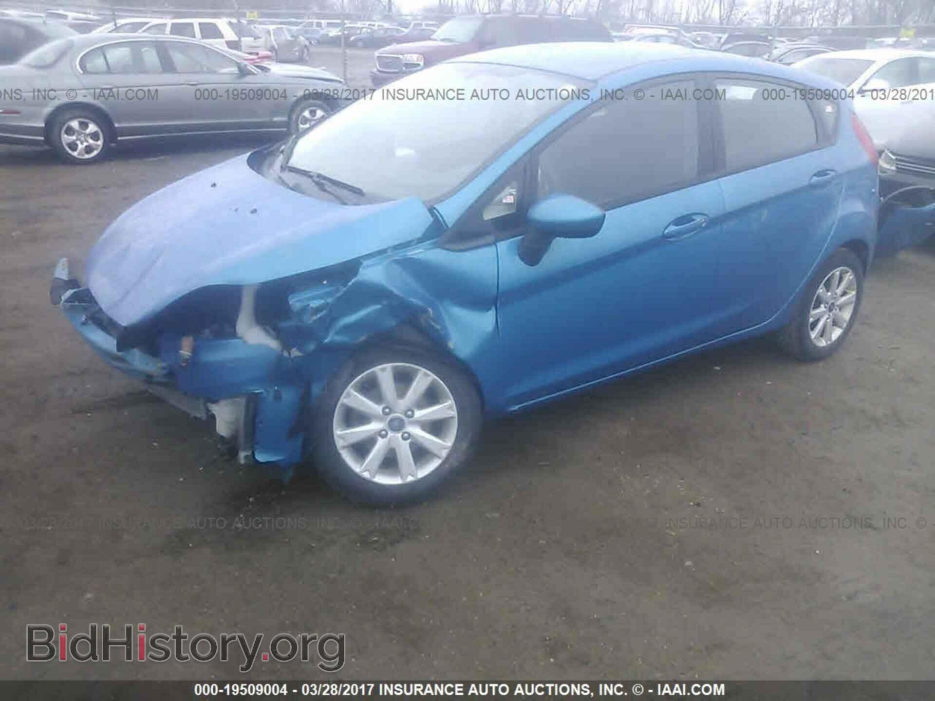 2012 Ford Fiesta - VIN: 3FADP4EJ7CM146084 - Photo 2