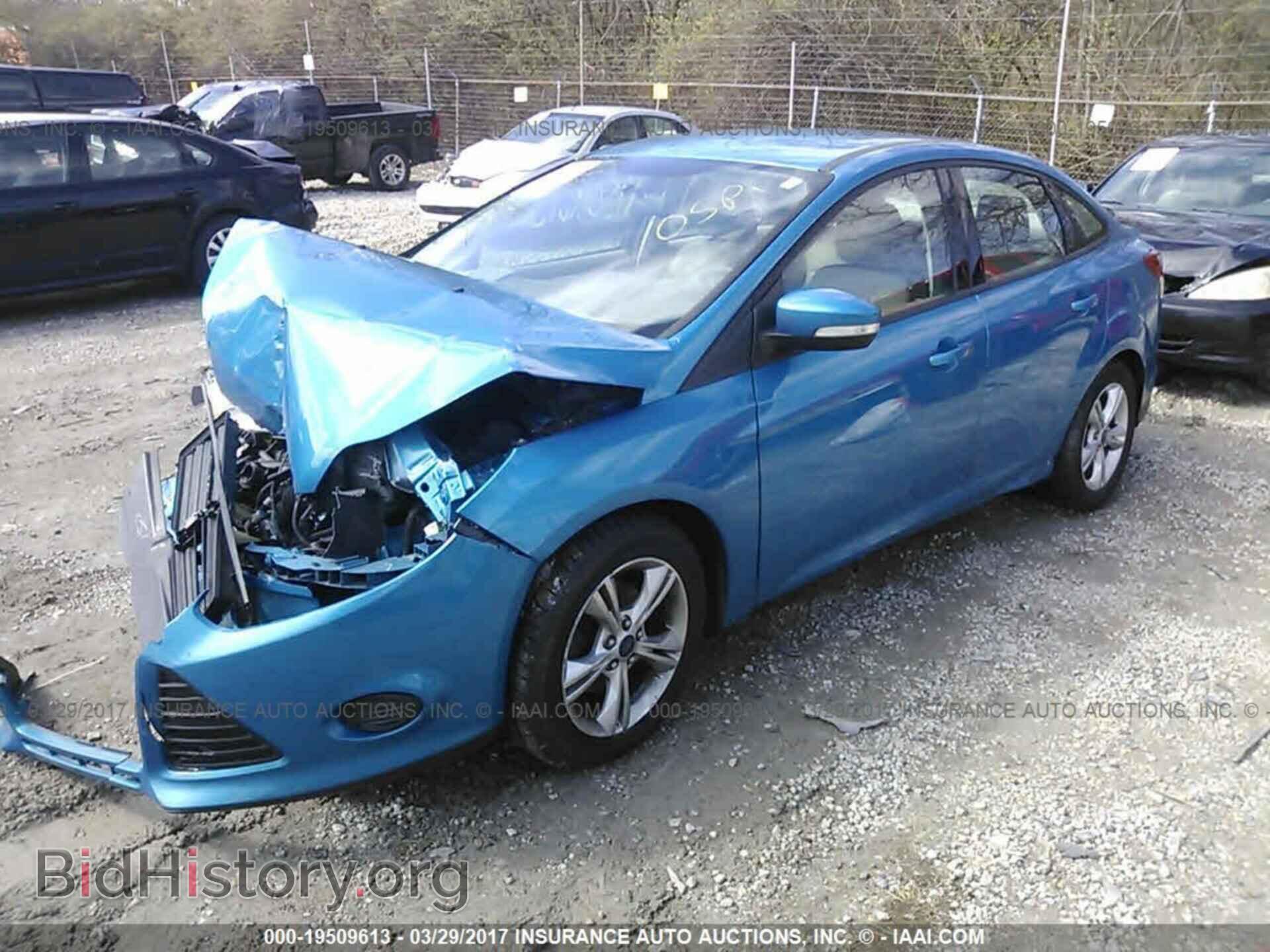 2014 Ford Focus - VIN: 1FADP3F22EL112561 - Фото 2