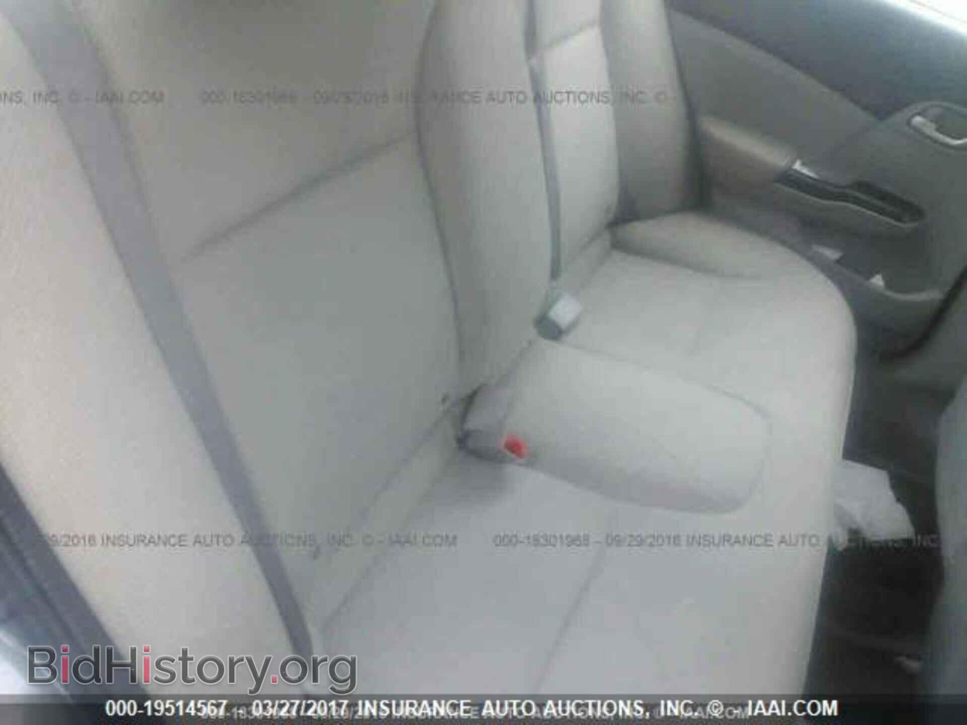 2012 Honda Civic - VIN: 2HGFB2F51CH566883 - Photo 8