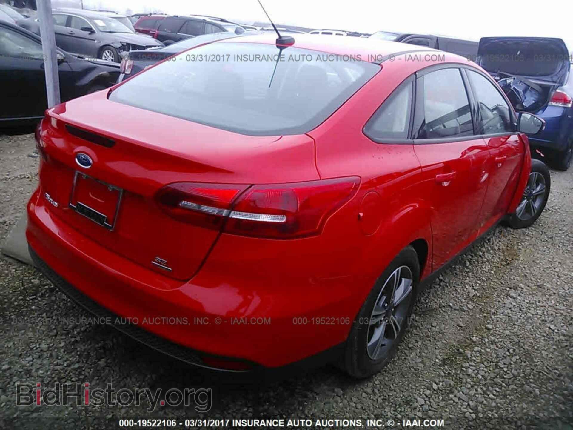 2016 Ford Focus - VIN: 1FADP3FE4GL293272 - Photo 4