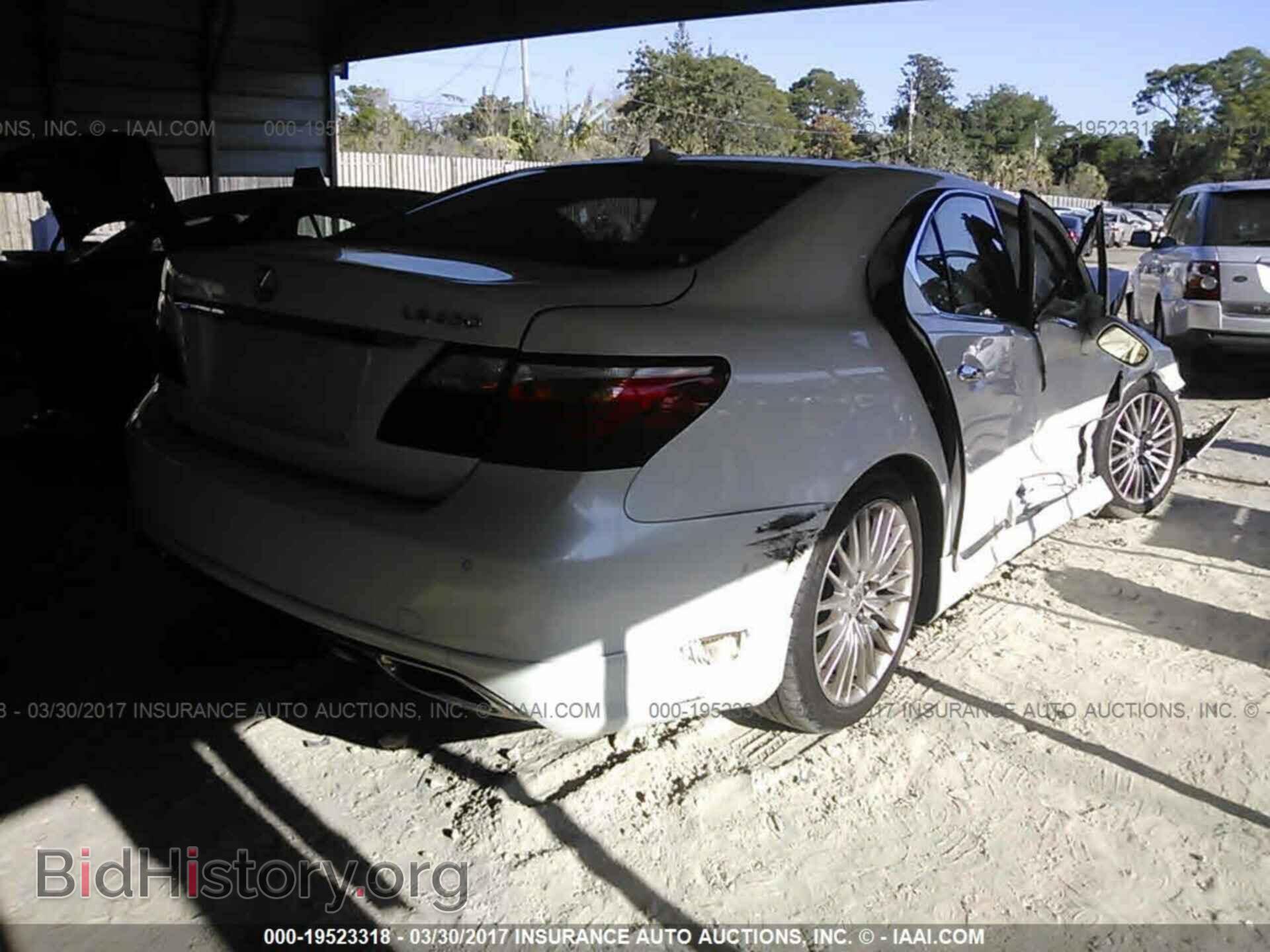 2011 Lexus Ls - VIN: JTHBL5EF9B5104050 - Фото 4