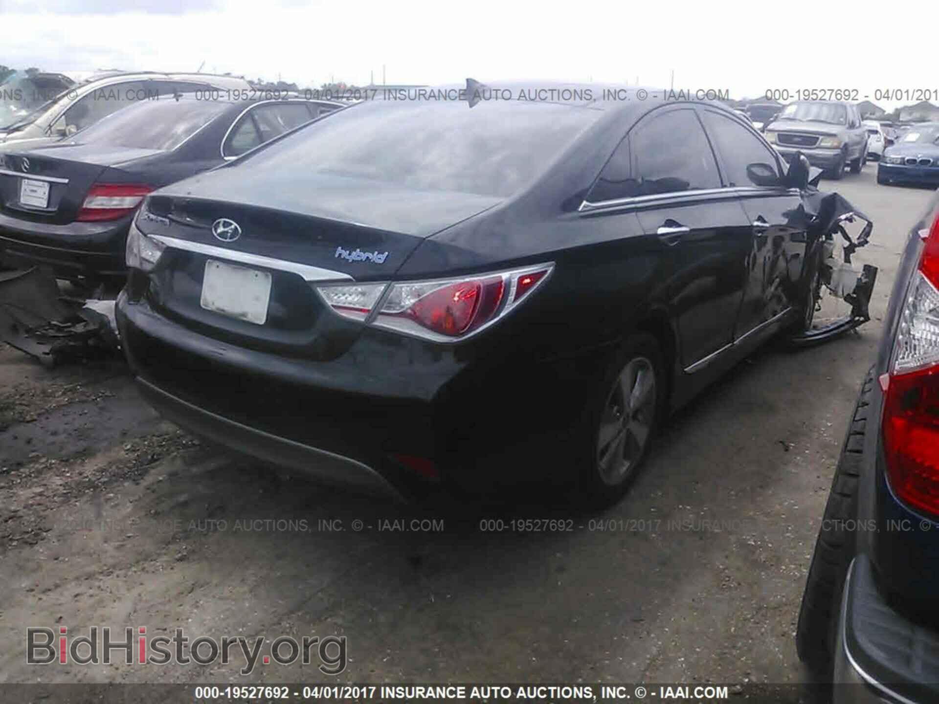 2012 Hyundai Sonata - VIN: KMHEC4A42CA045330 - Photo 4