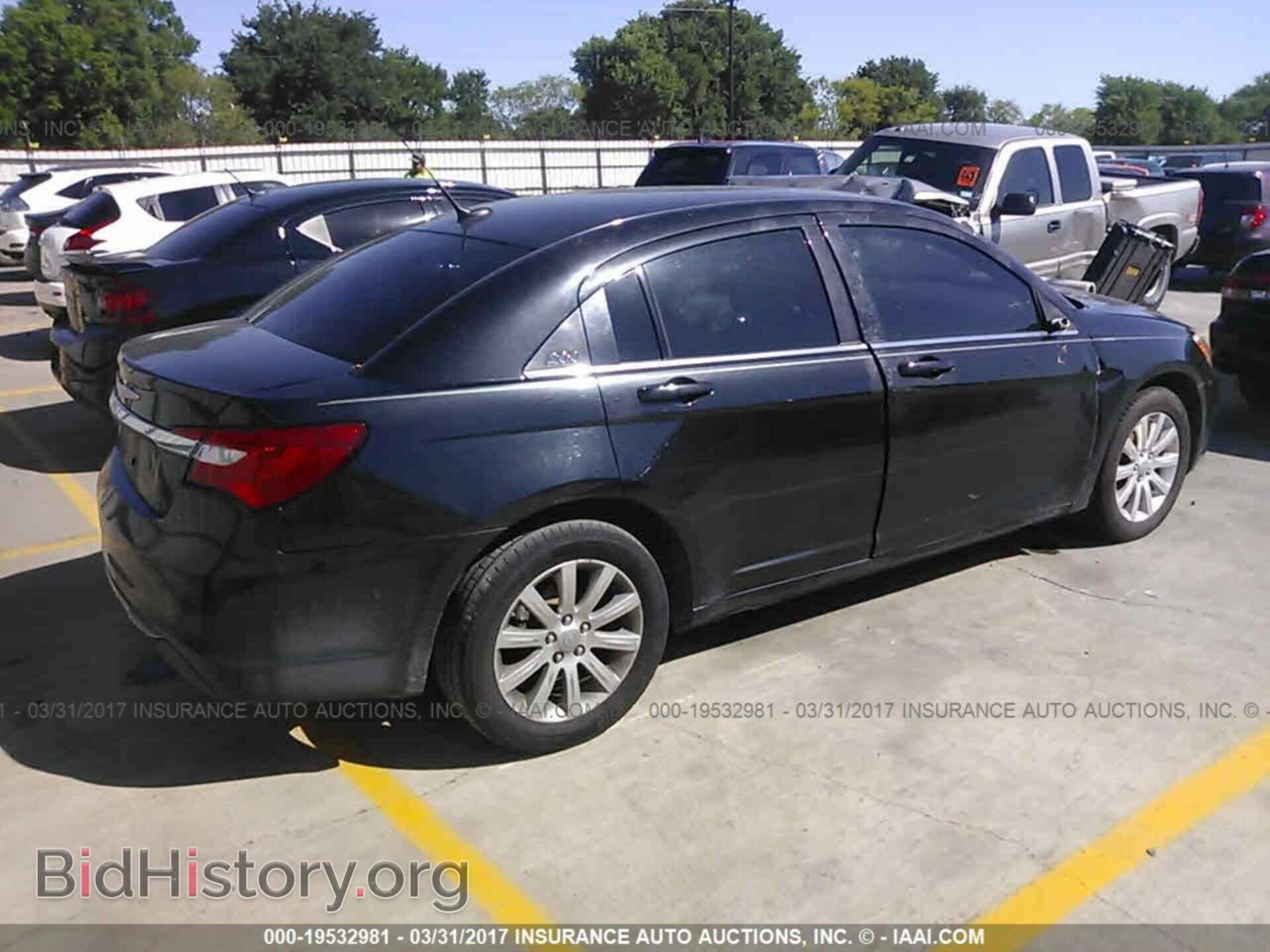 2011 Chrysler 200 - VIN: 1C3BC1FB2BN500962 - Фото 4